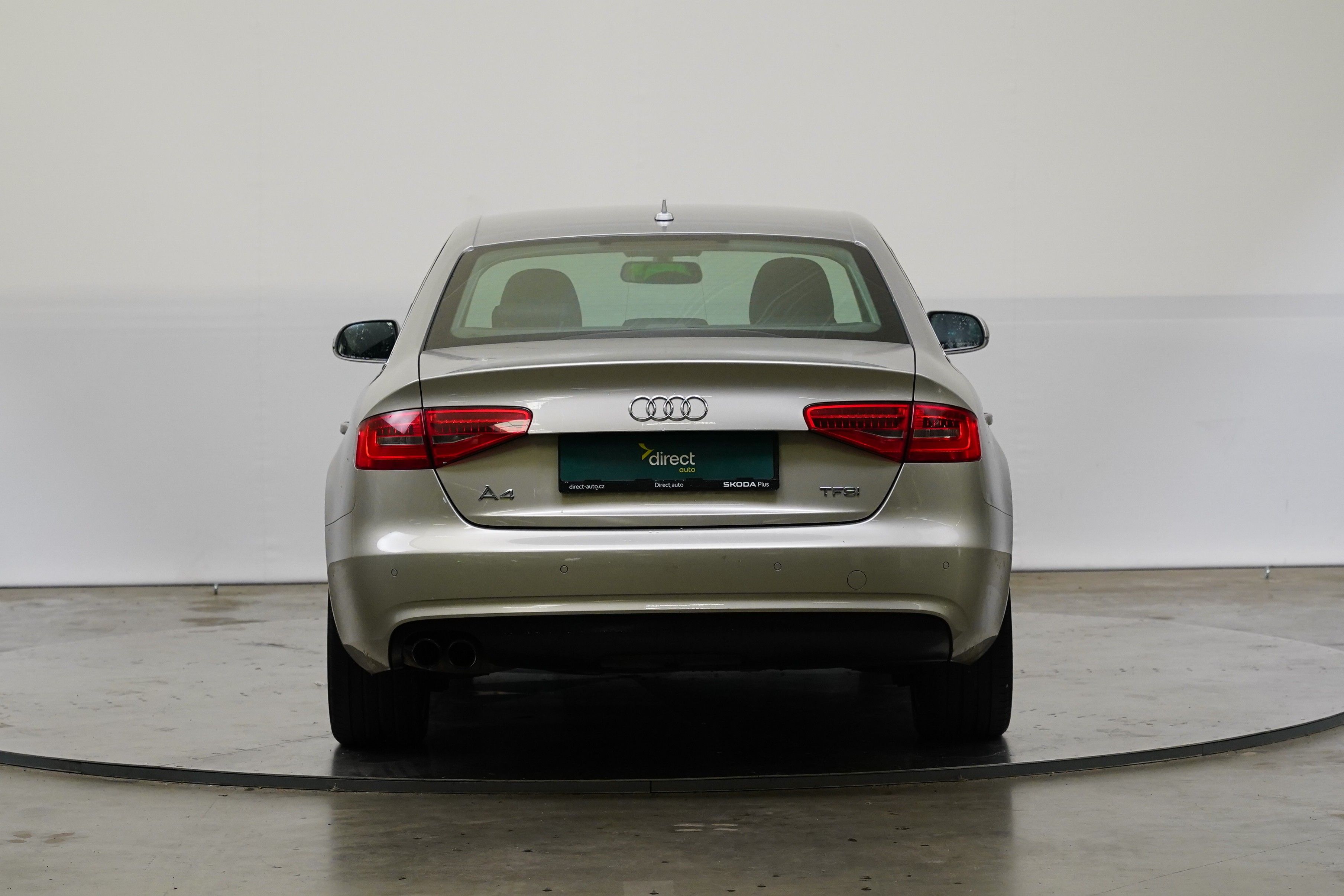 Audi A4, 1.8 TFSI 125 kW Attraction - fotka 6