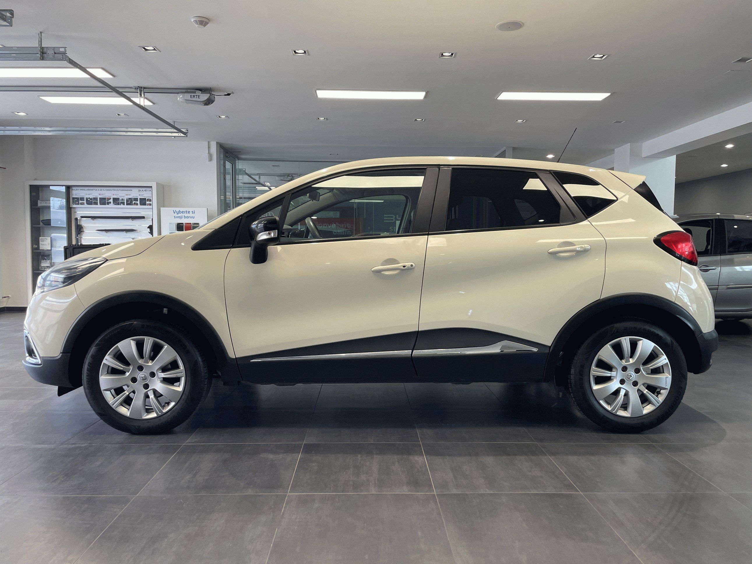 Renault Captur, ZEN ,09TCe 90k - fotka 2