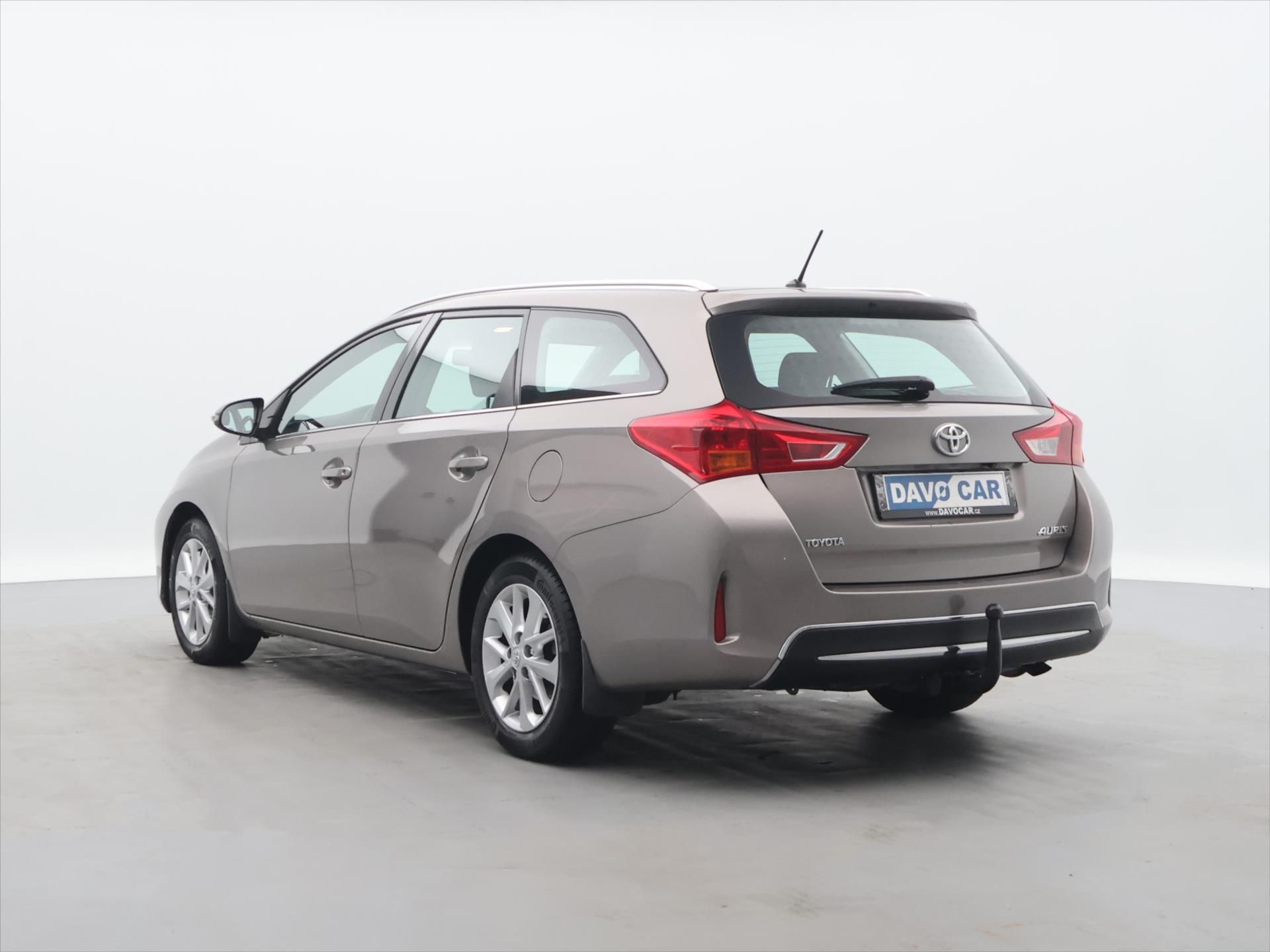 Toyota Auris, 1,6 i 97kW Serv. Kniha - fotka 5