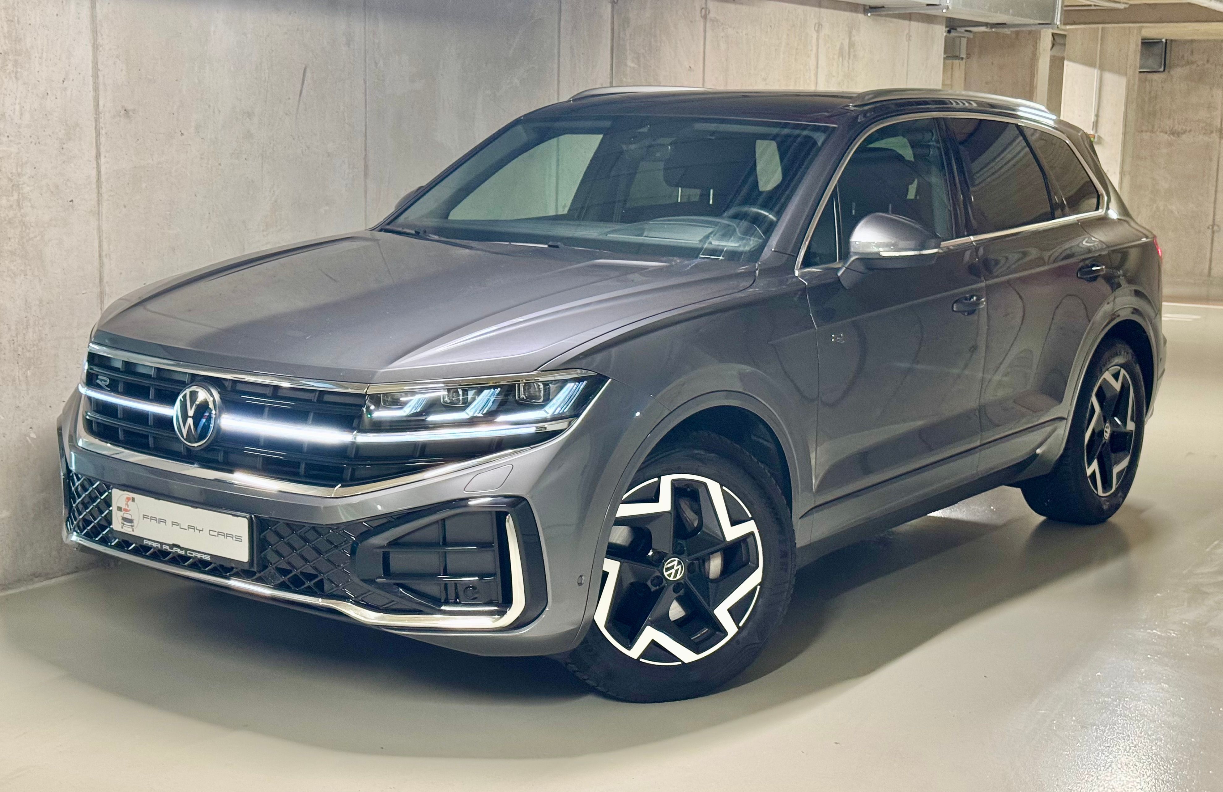 Volkswagen Touareg, R-line/tazne/vzduch/matrix/HUD - fotka 3