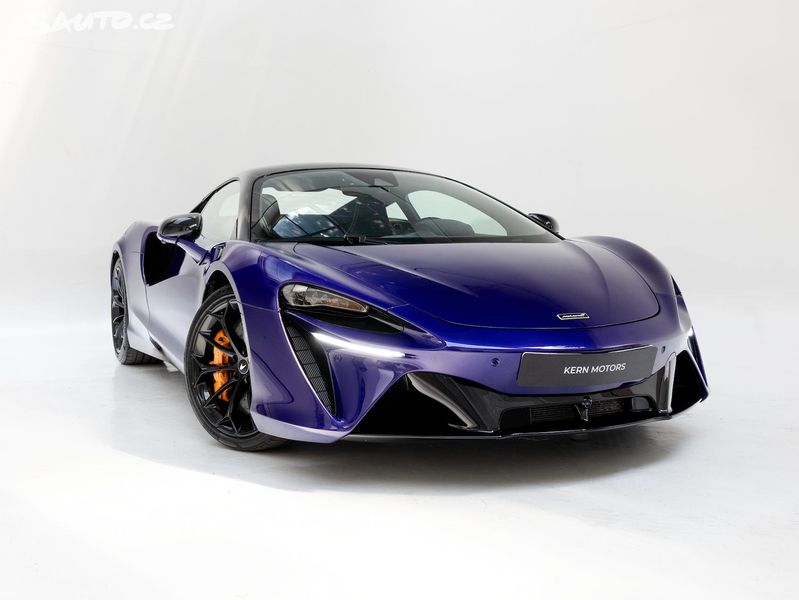 McLaren, Artura*Servis*B&W*Top stav