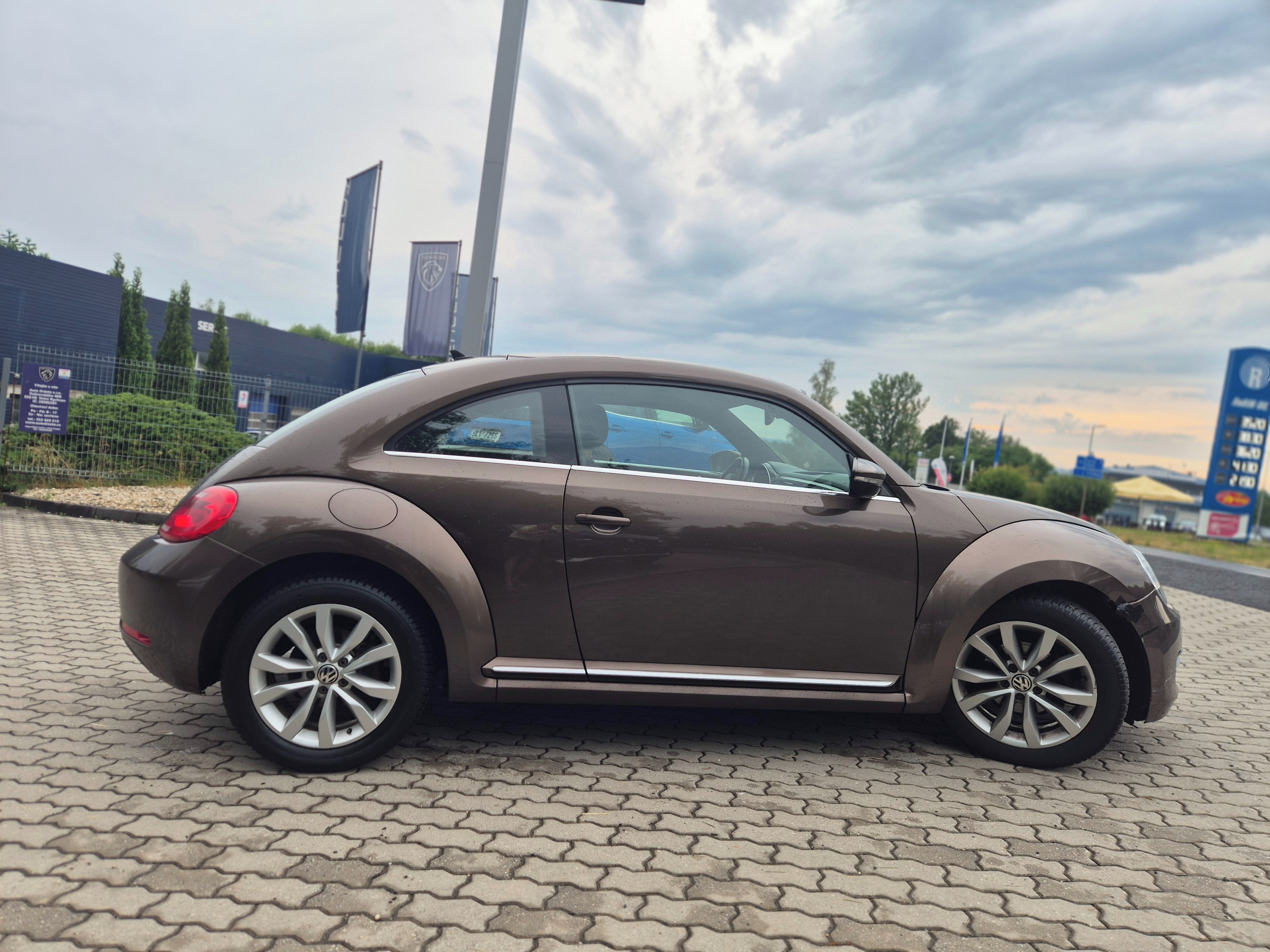 Volkswagen Beetle, DESIGN TOP VÝBAVA A STAV - fotka 4