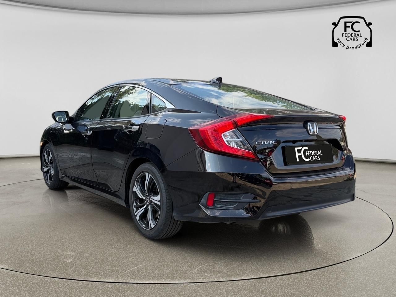 Honda Civic, 1.5 VTEC TURBO Executive - fotka 3