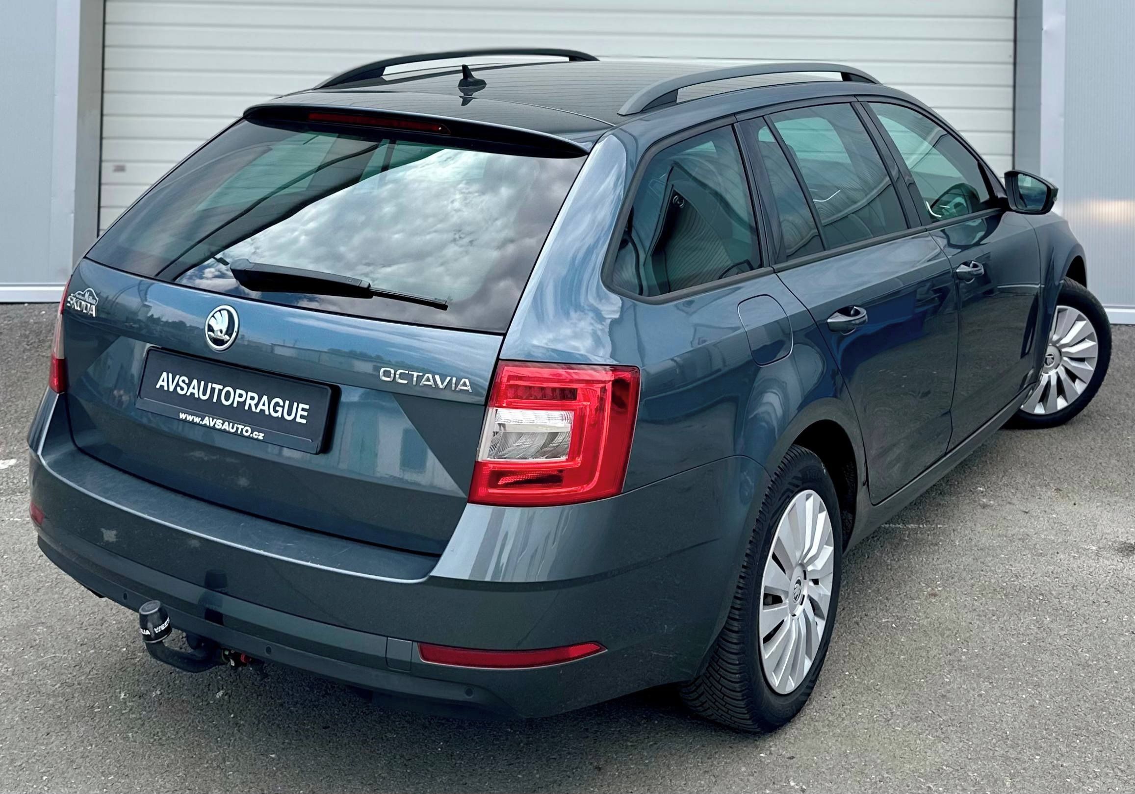 Škoda Octavia, III FL COMBI 1.6 TDI DSG  85KW - fotka 4