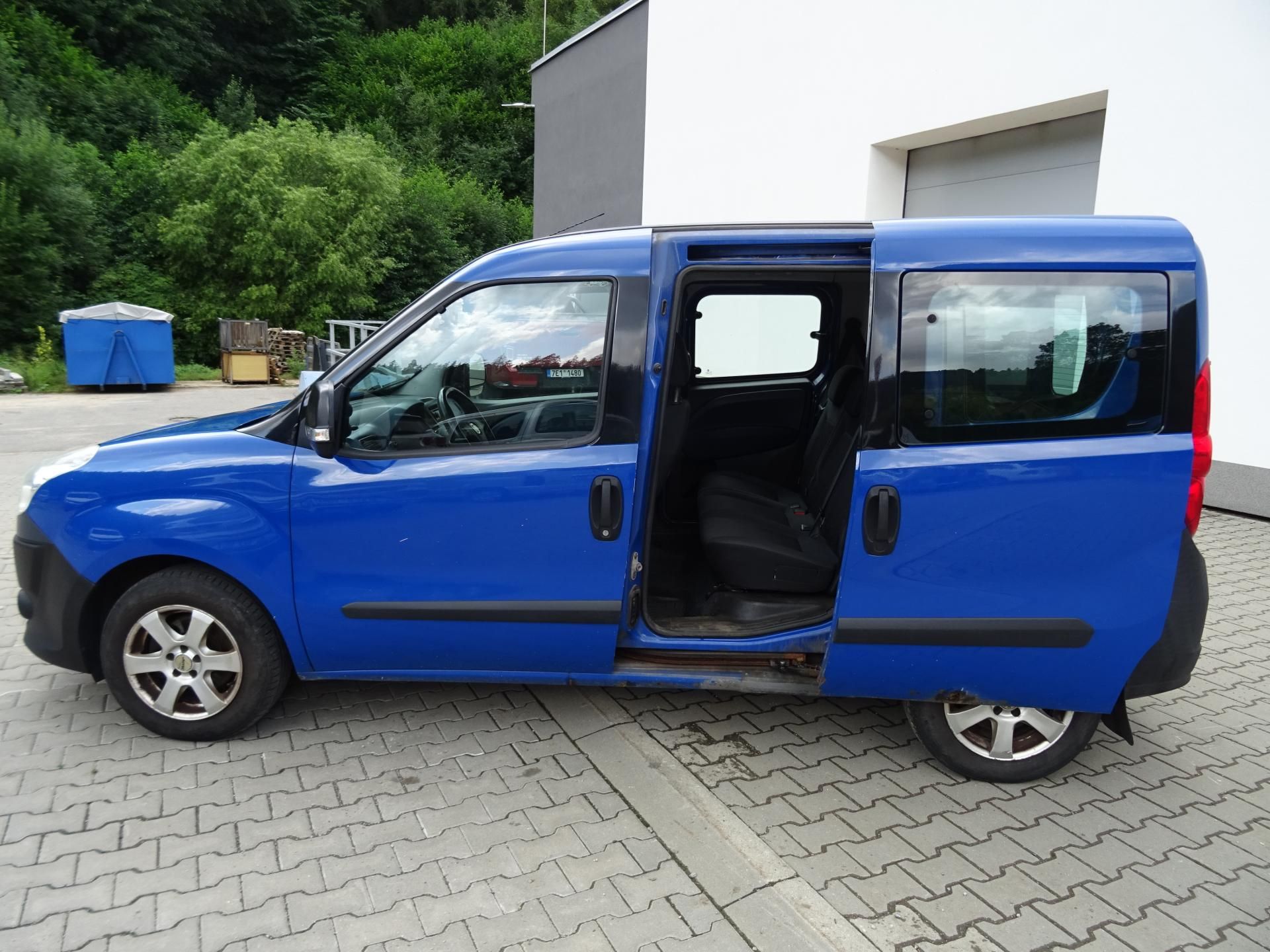 Fiat Dobló, 1.3 JTD 66kw MAN5 - fotka 5