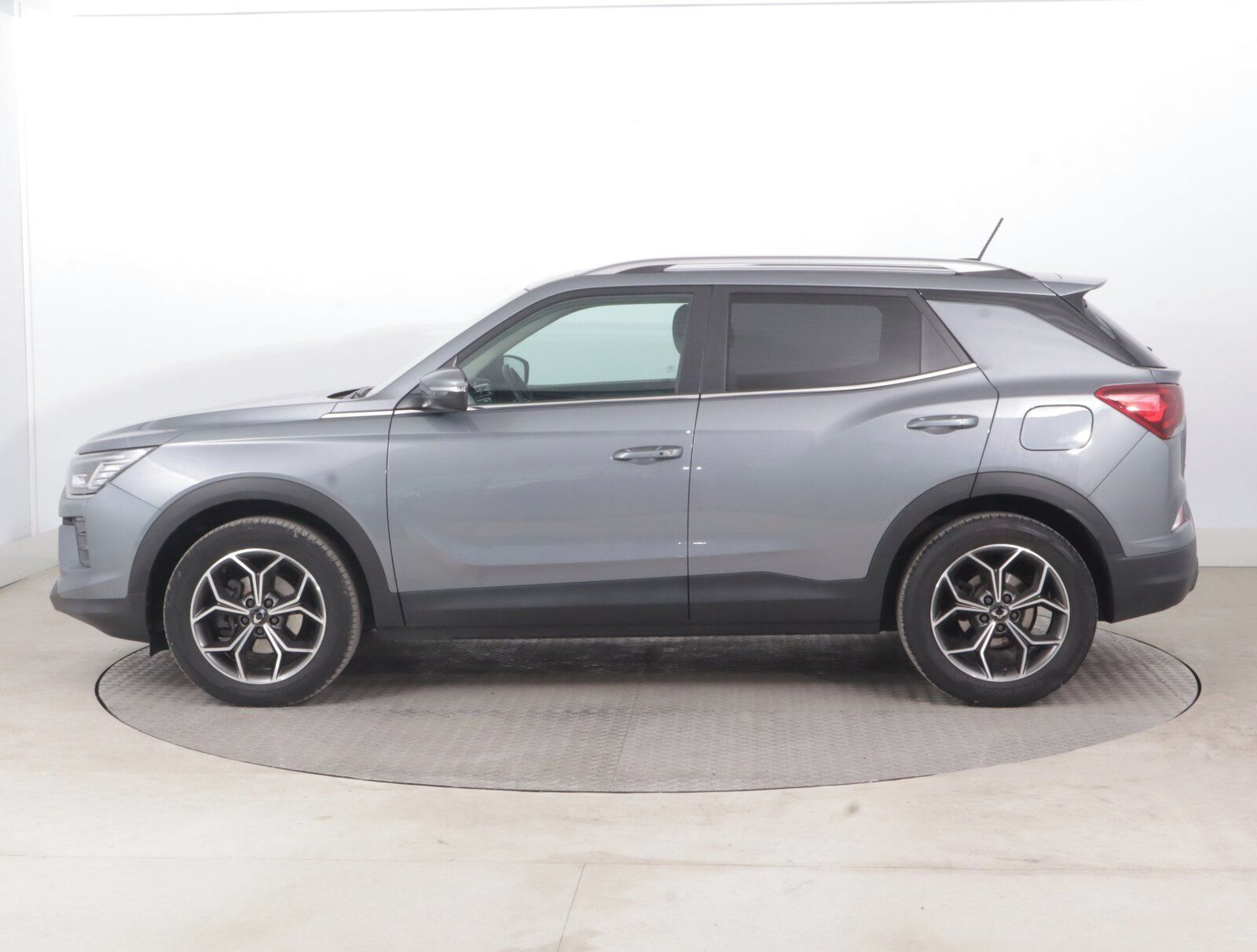 SsangYong Korando, 1.5 T-GDI, Automat, Serv.kniha - fotka 3