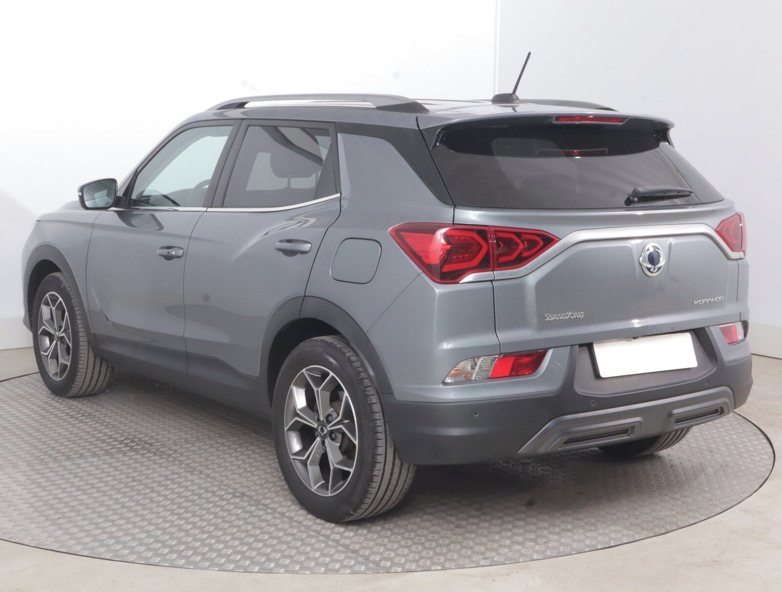 SsangYong Korando, 1.5 T-GDI, Automat, Serv.kniha - fotka 4
