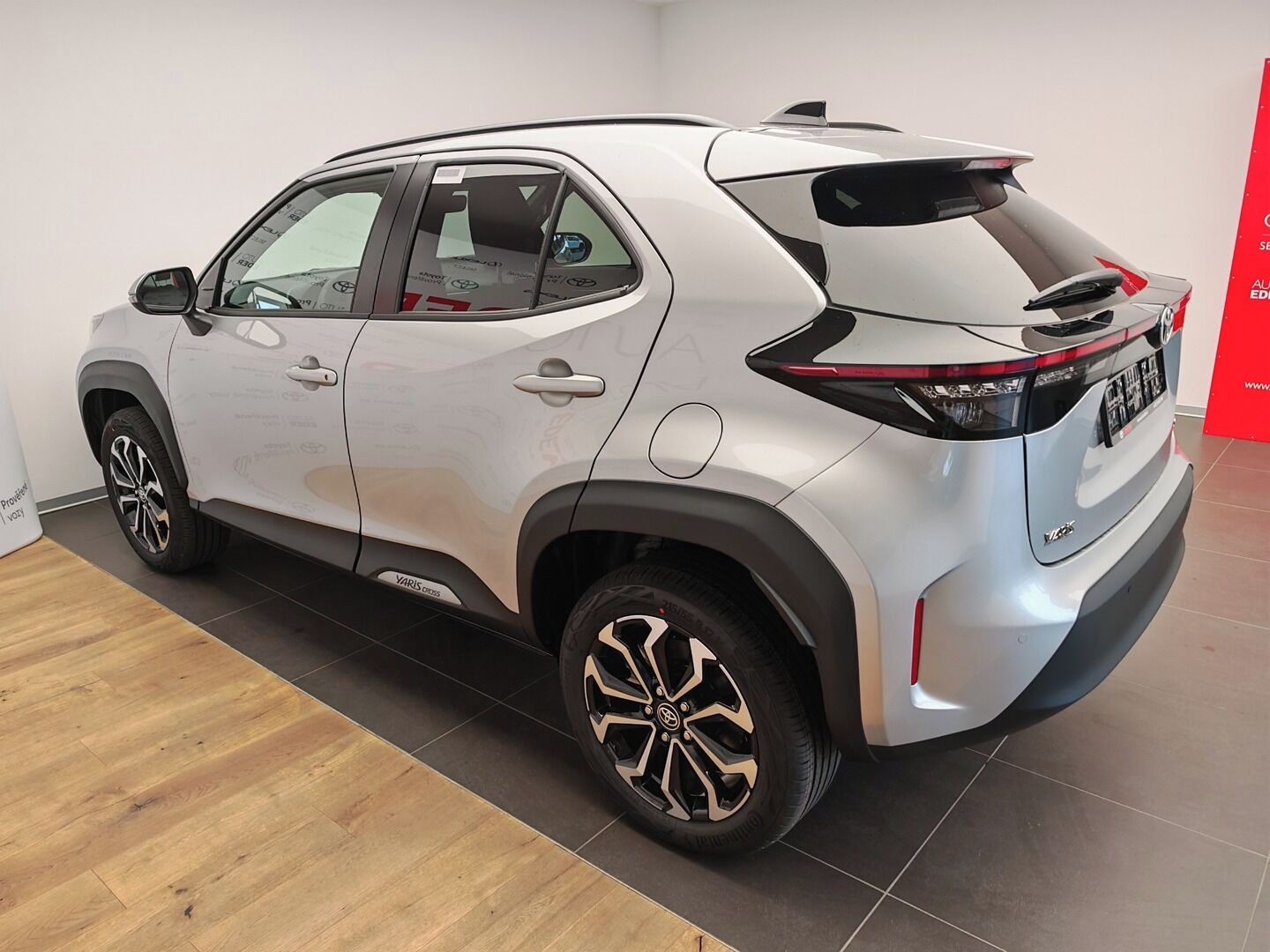 Toyota Yaris Cross, 1.5 Hybrid 115k e-CVT Style - fotka 6