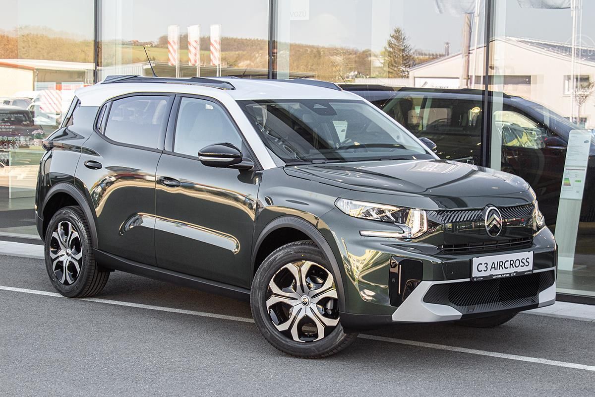 Citroën C3 Aircross, 1,2 PLUS Hybrid 145k Automat - fotka 3