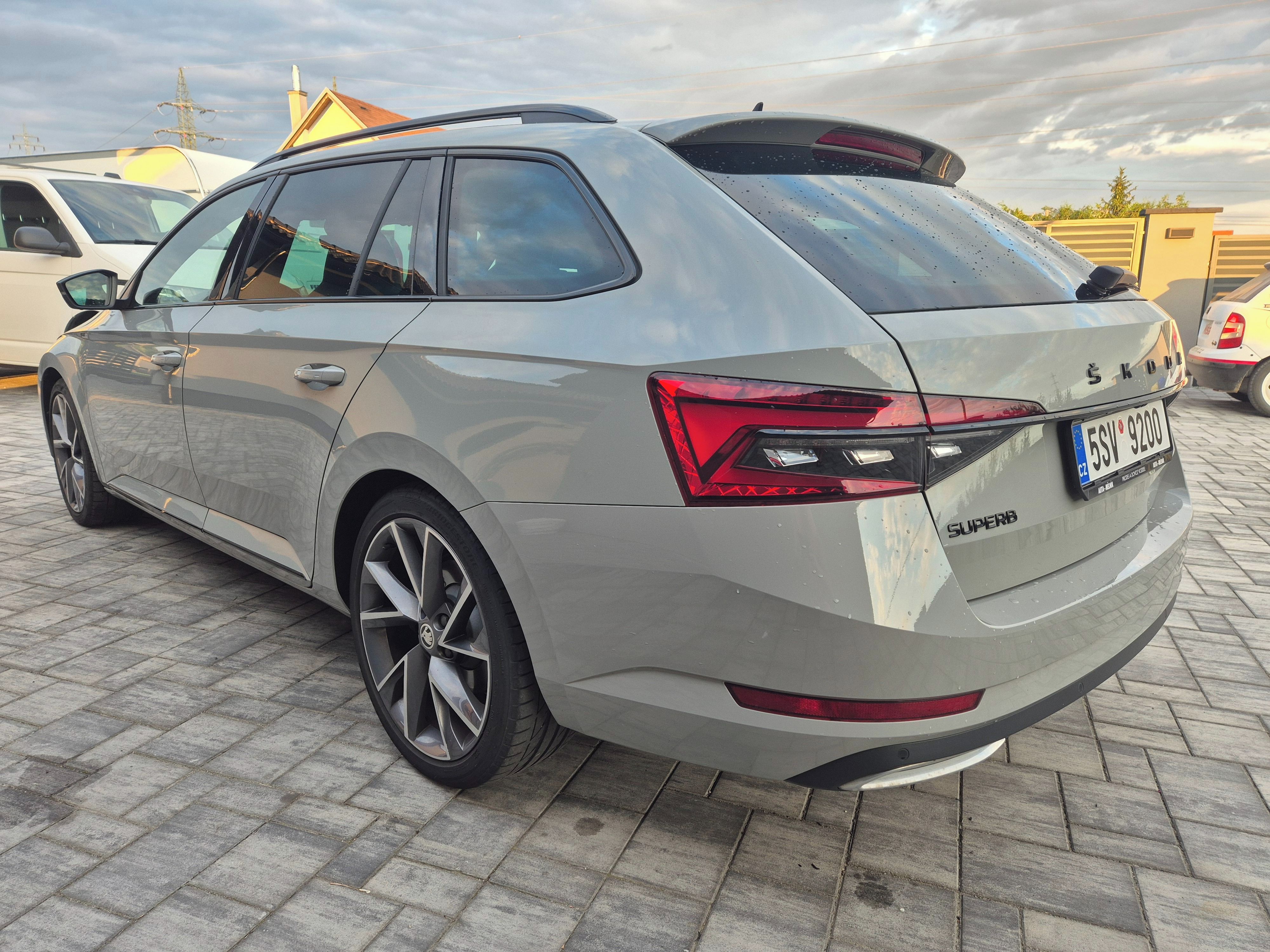 Škoda Superb, 2.0 TDi 110kw SPORTLINE ZÁRUKA - fotka 5