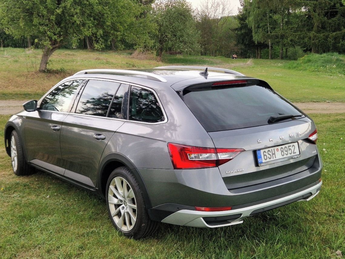 Škoda Superb, SCOUT,  původ ČR, DPH - fotka 3