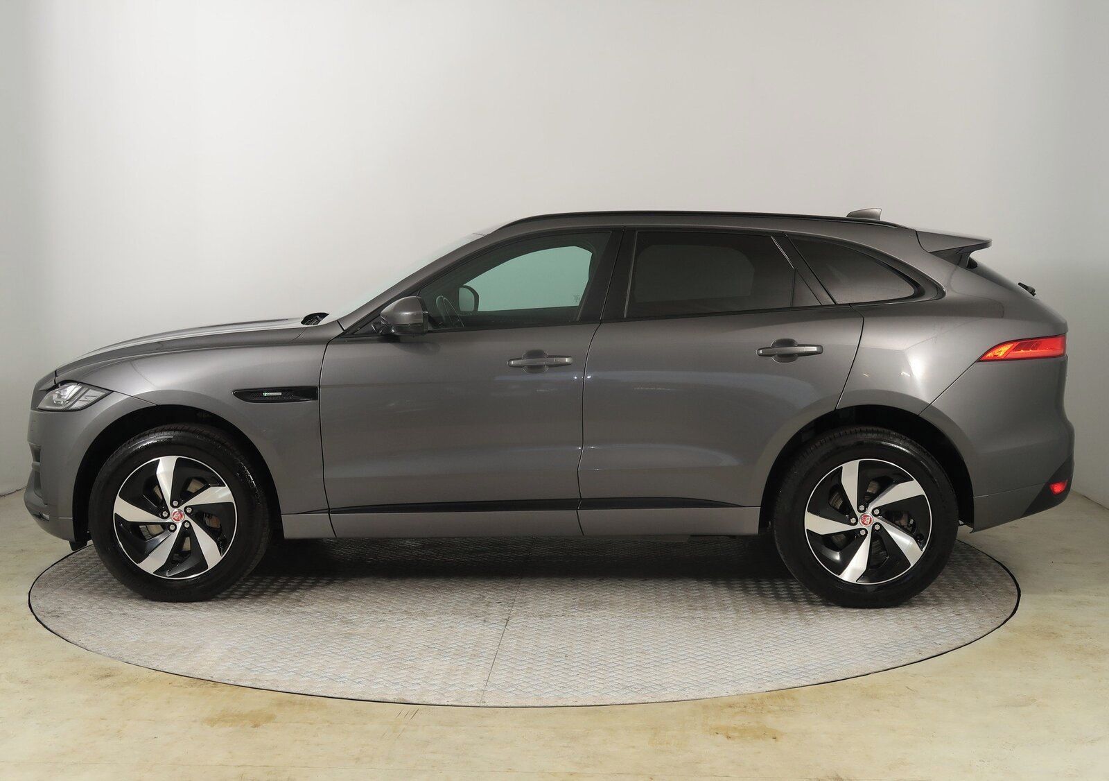 Jaguar F-Pace, 20d AWD, 4X4, Automat, Kůže - fotka 3