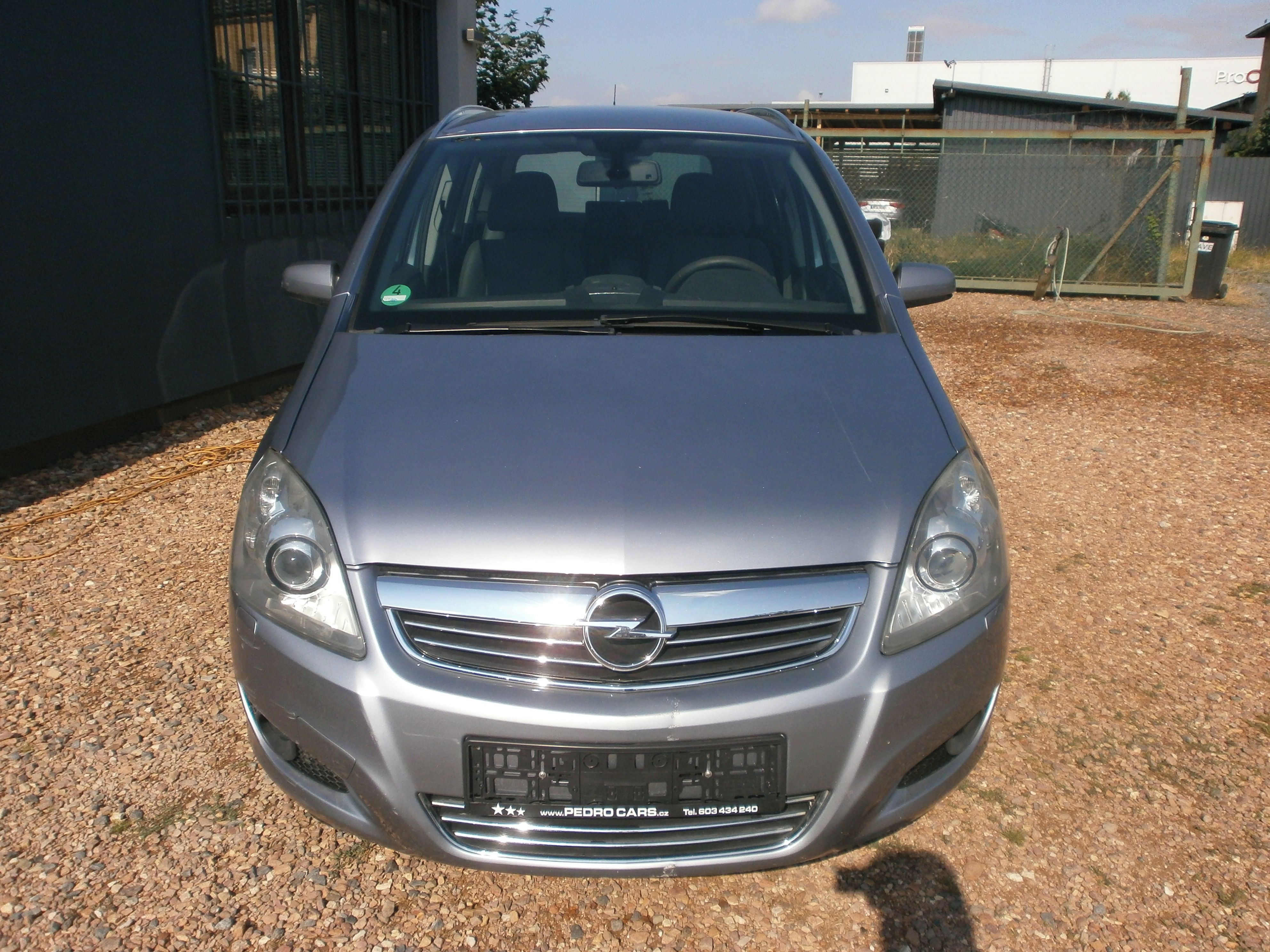 Opel Zafira, 1.8i16v-aut.klima!servis.kniha - fotka 3