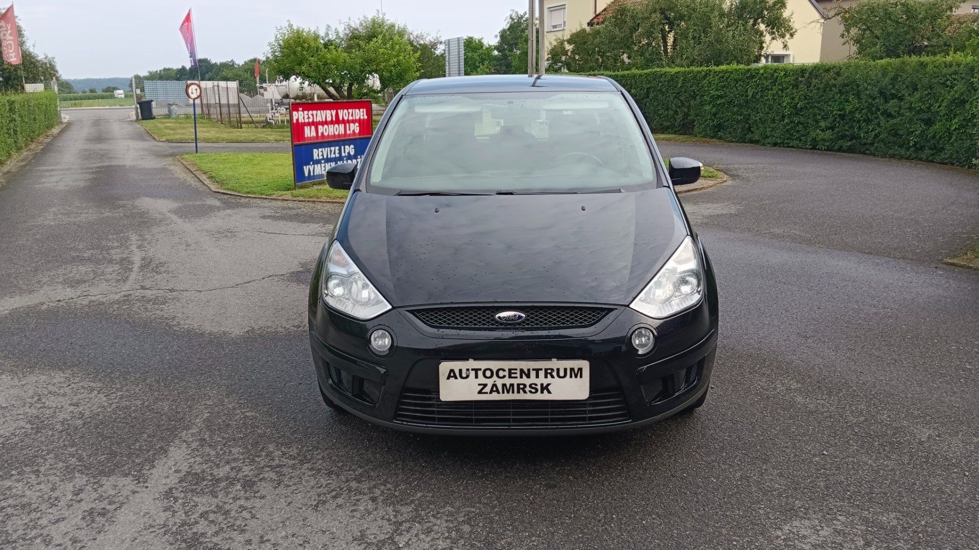 Ford S-MAX, 2.0 D 103 KW 7 MÍST - fotka 5