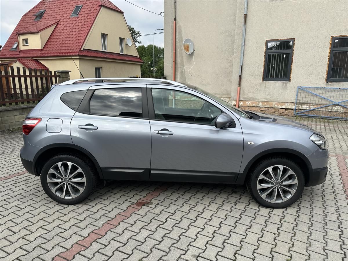 Nissan Qashqai, 2,0 4x4 AUTOMAT TEKNA - fotka 2