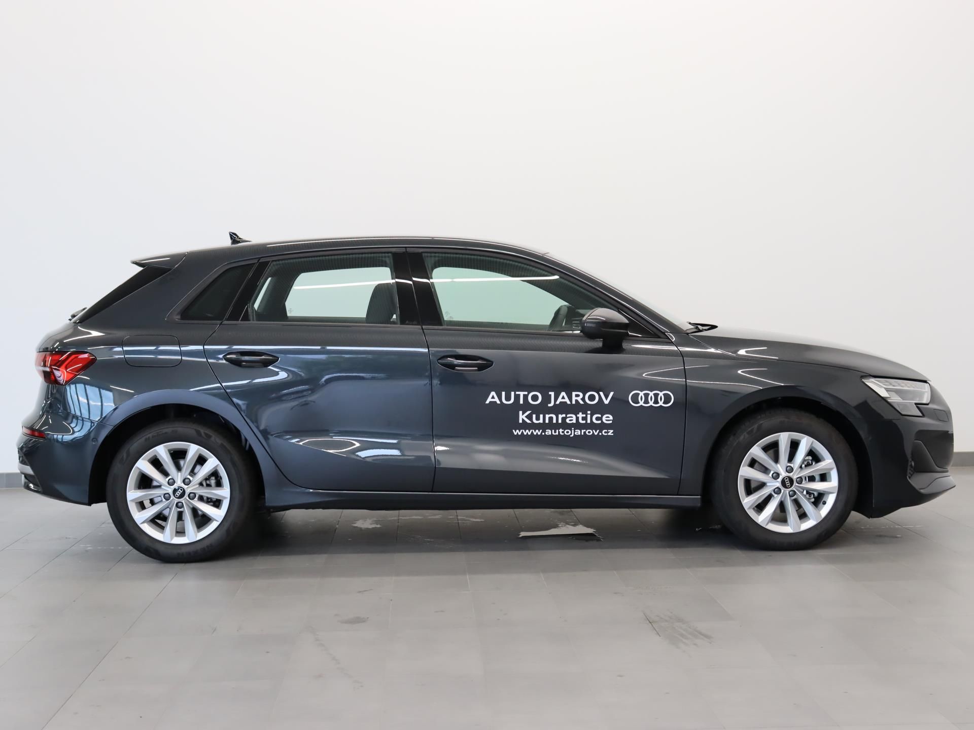 Audi A3, Spb 35 TFSI Stronic - fotka 3