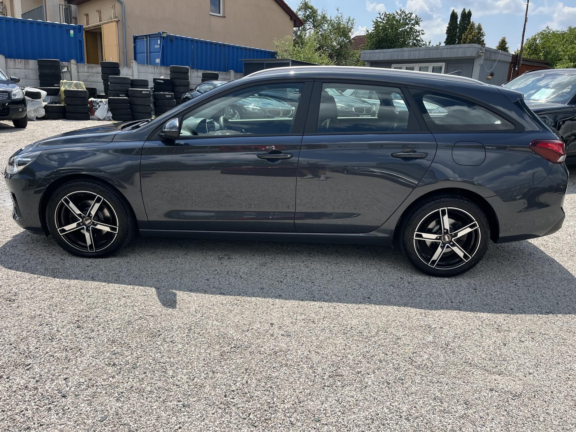 Hyundai i30, 1.6CRDI 85Kw 1.Majitel - fotka 4