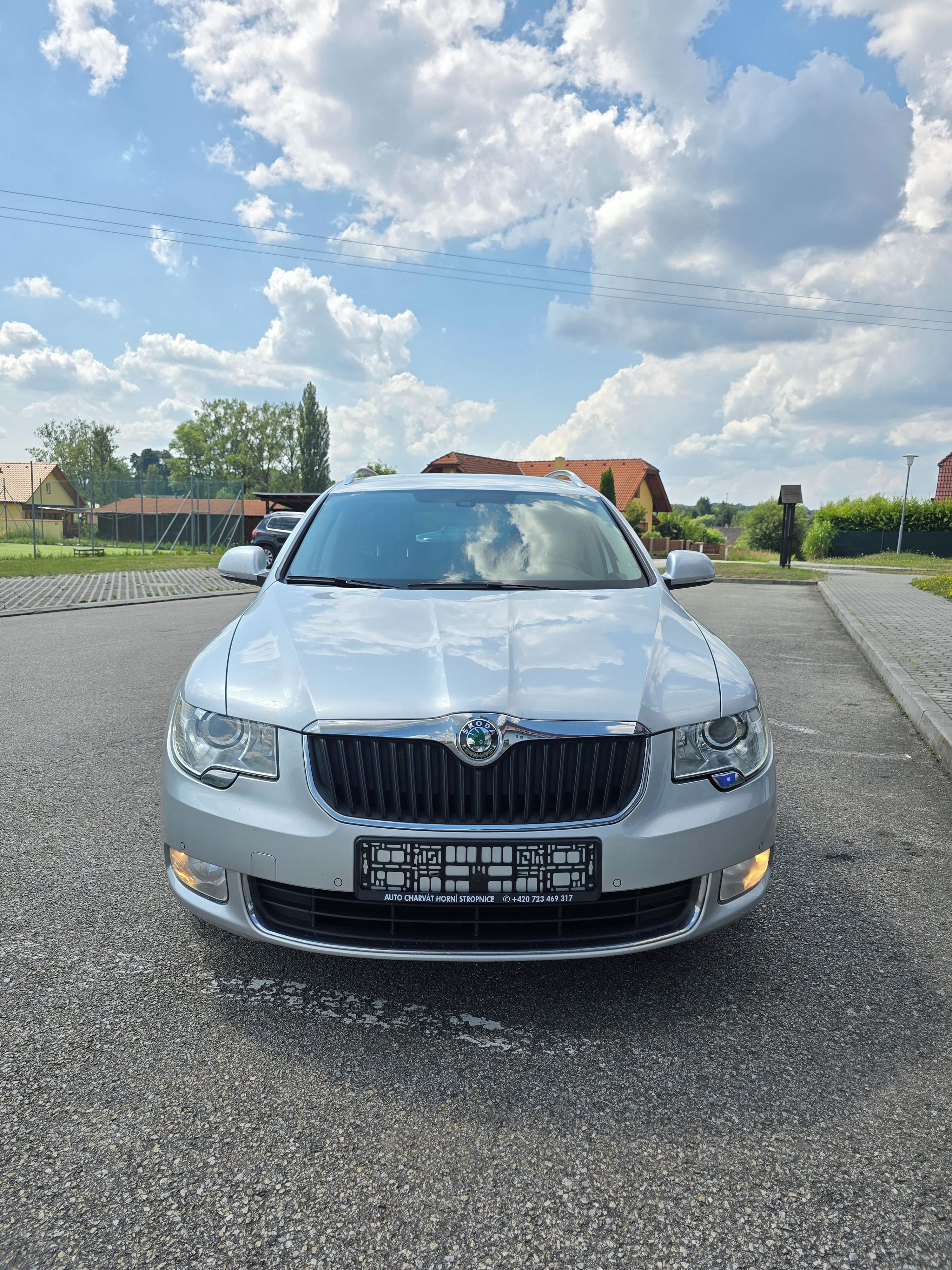 Škoda Superb, Combi 2.0 TDI 4X4 Elegance DSG - fotka 2