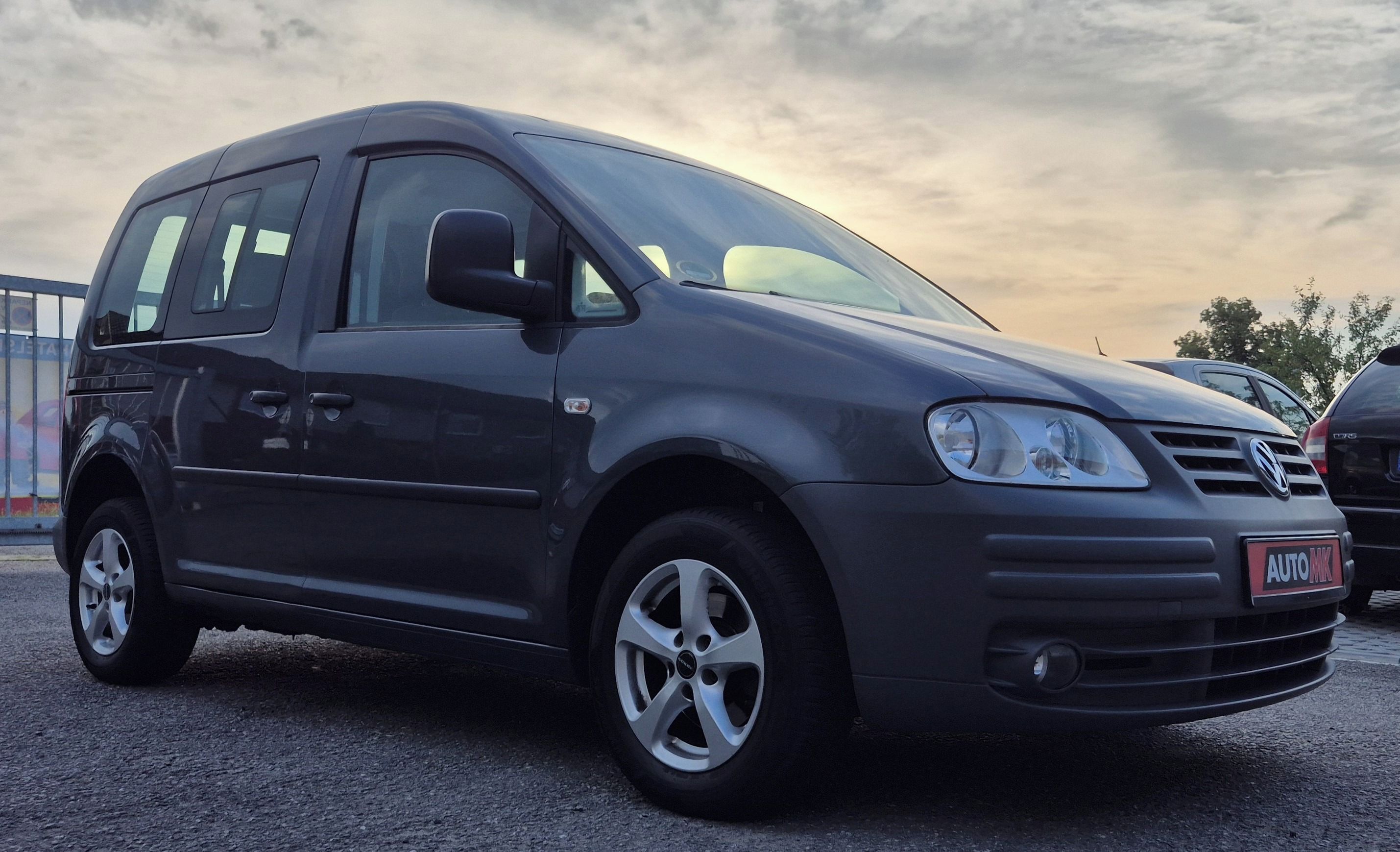 Volkswagen Caddy, 1.4 16V 59 KW 2maj serv kniha - fotka 3