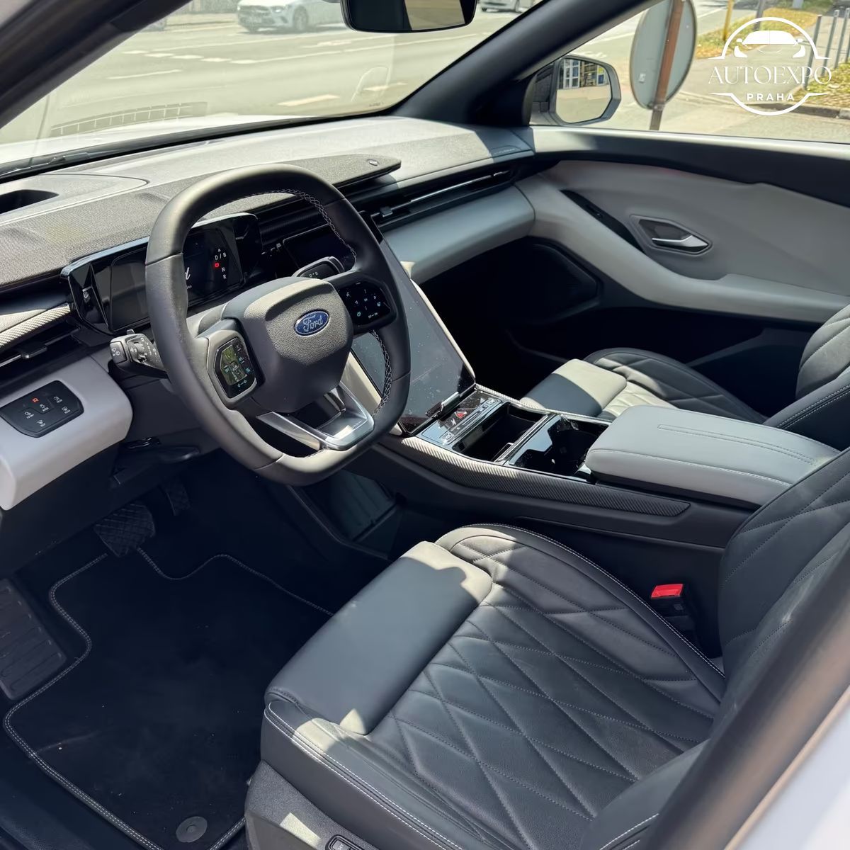 Ford Explorer, Premium AWD - fotka 6