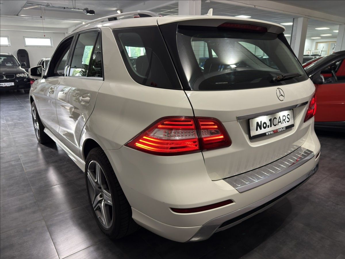 Mercedes-Benz Třídy M, 2,2   ML250 4MATIC AMG ALU - fotka 4