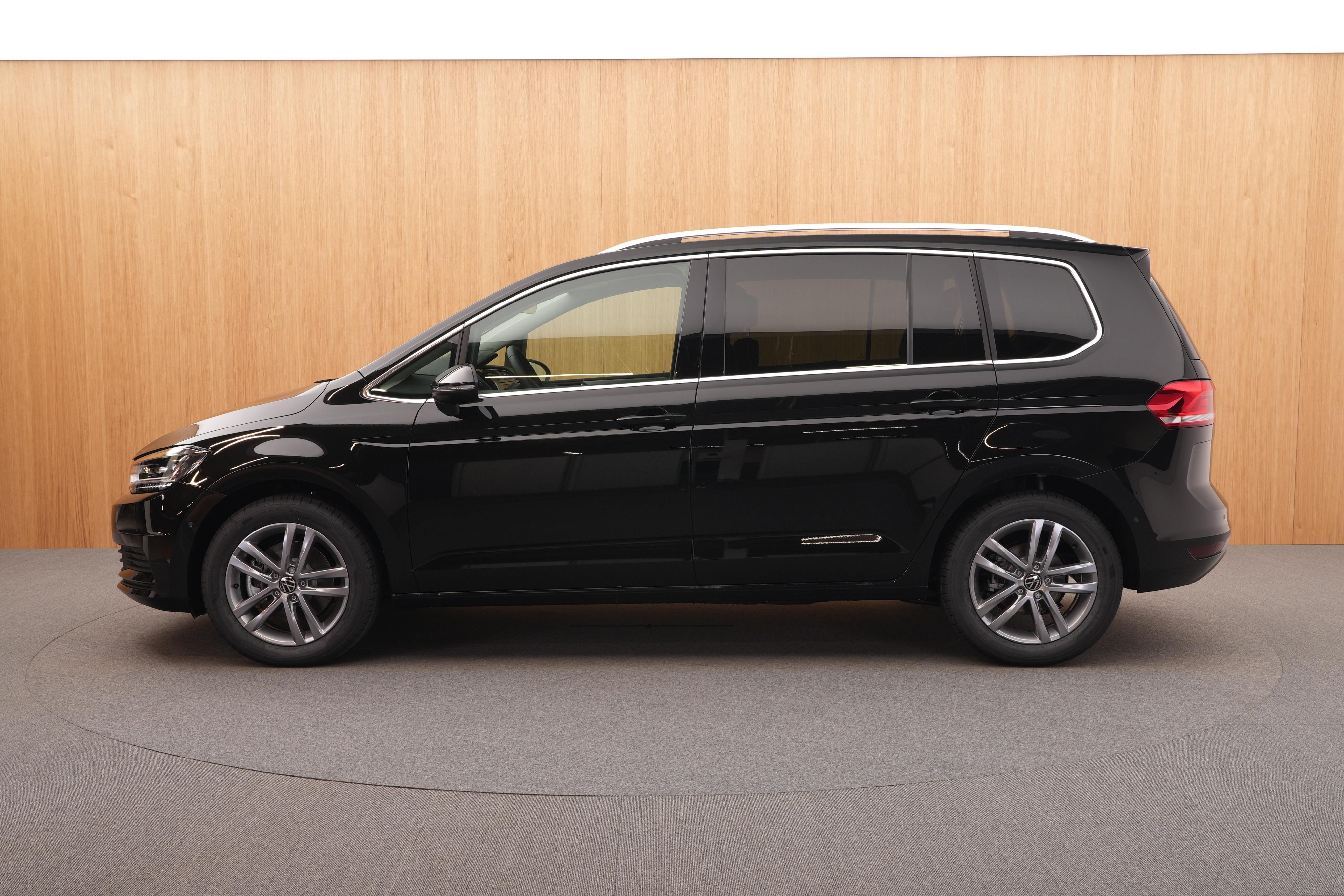 Volkswagen Touran, Love 1.5 TSI DSG - fotka 2