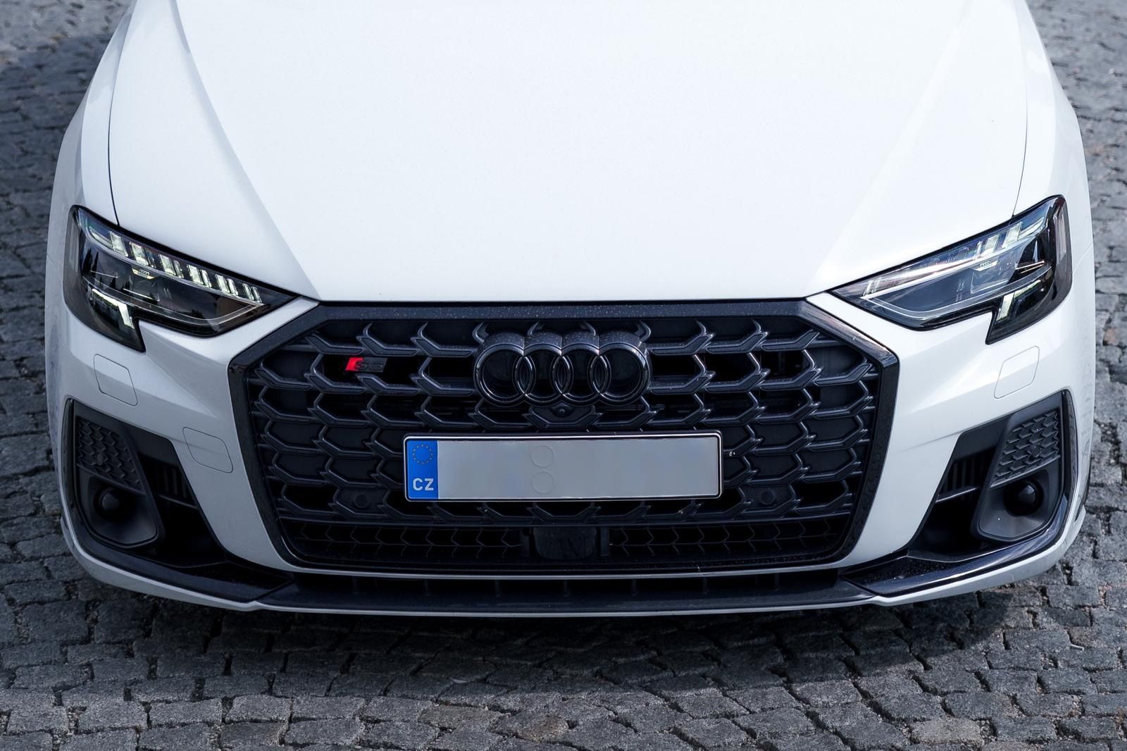Audi S8 - fotka 4