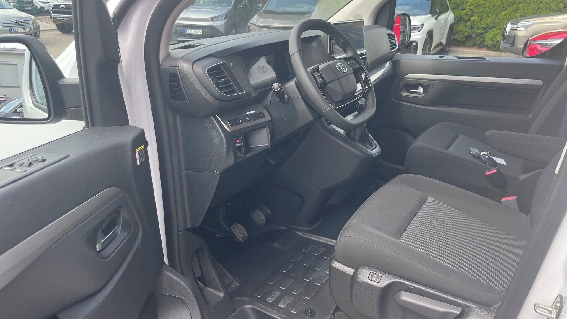 Toyota Proace Verso, MY26 L2 2,2 150PS Business 8 - fotka 5