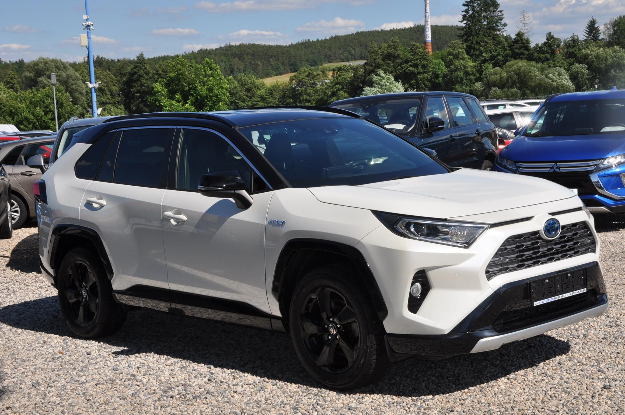 Toyota Rav4, 2.5 Hybrid 131kW 4x4 Kůže - fotka 2