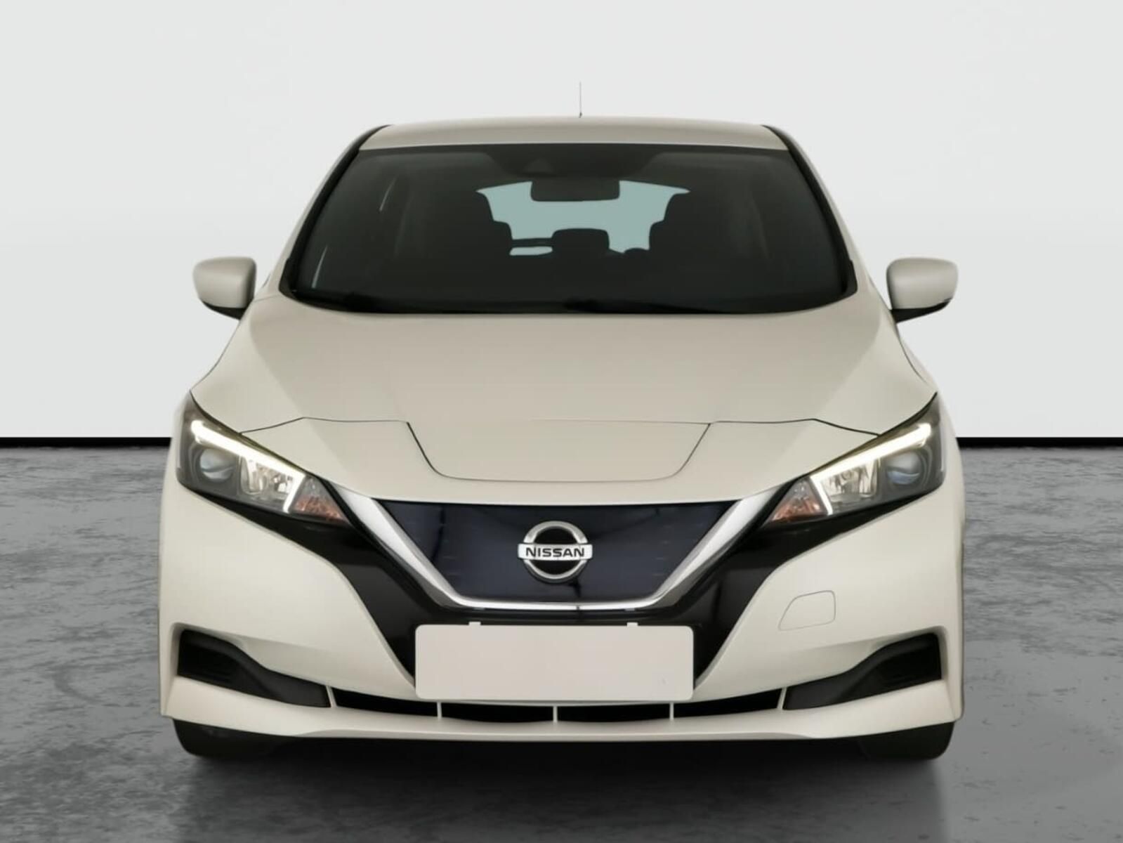 Nissan LEAF, 40 kWh, SoH 87%, Automat - fotka 2