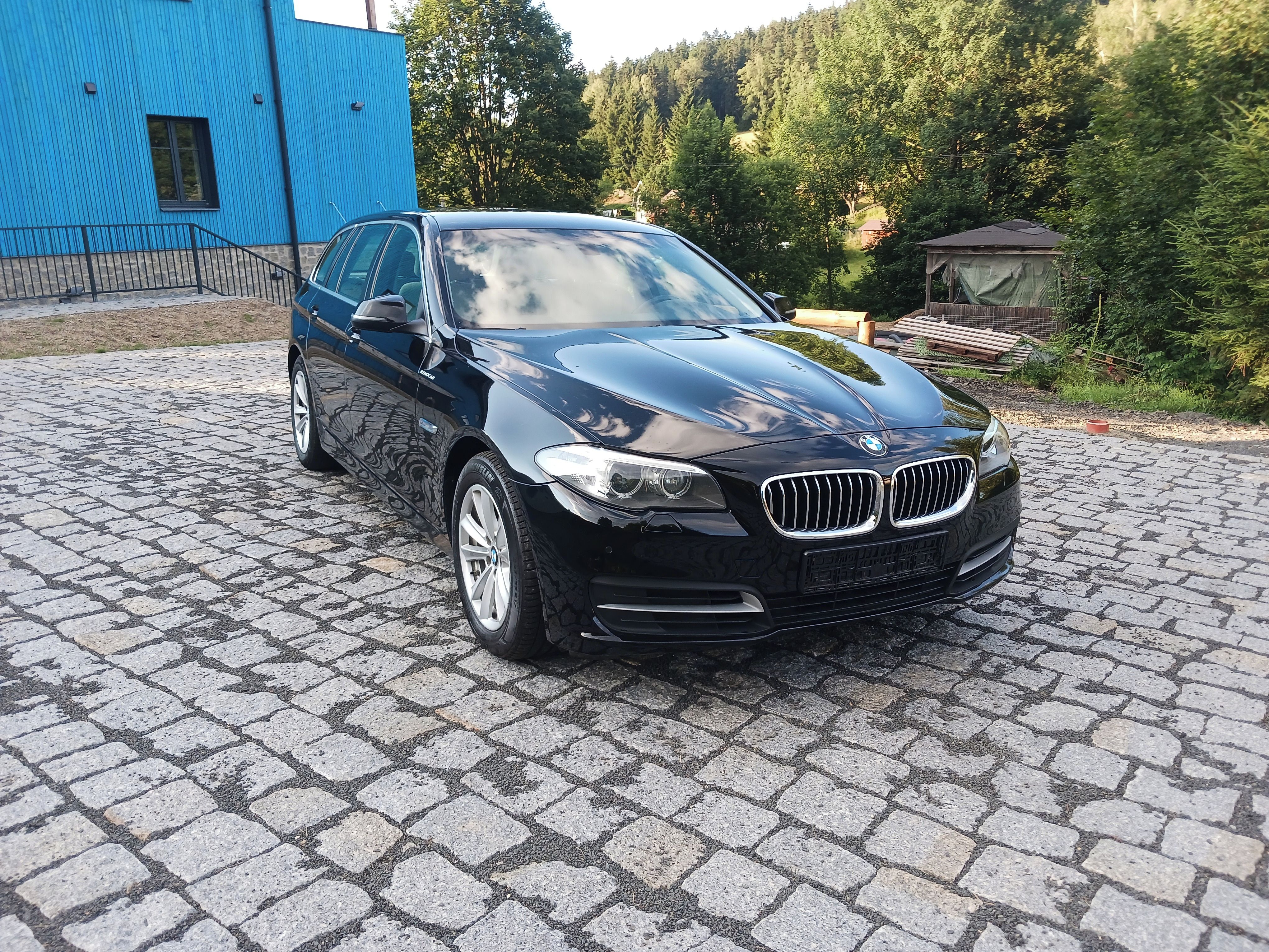 BMW Řada 5, 2,0 TDI 520D 140kW 4x4 DRIVE - fotka 2