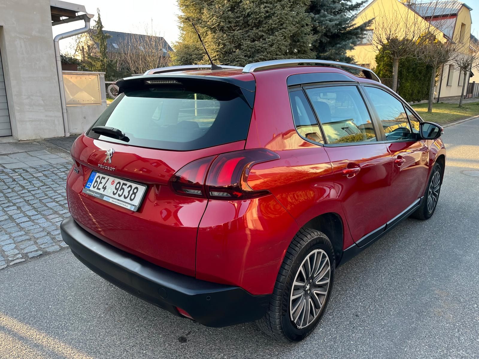 Peugeot 2008, ACTIVE 1.2 PureTech 110k - fotka 5