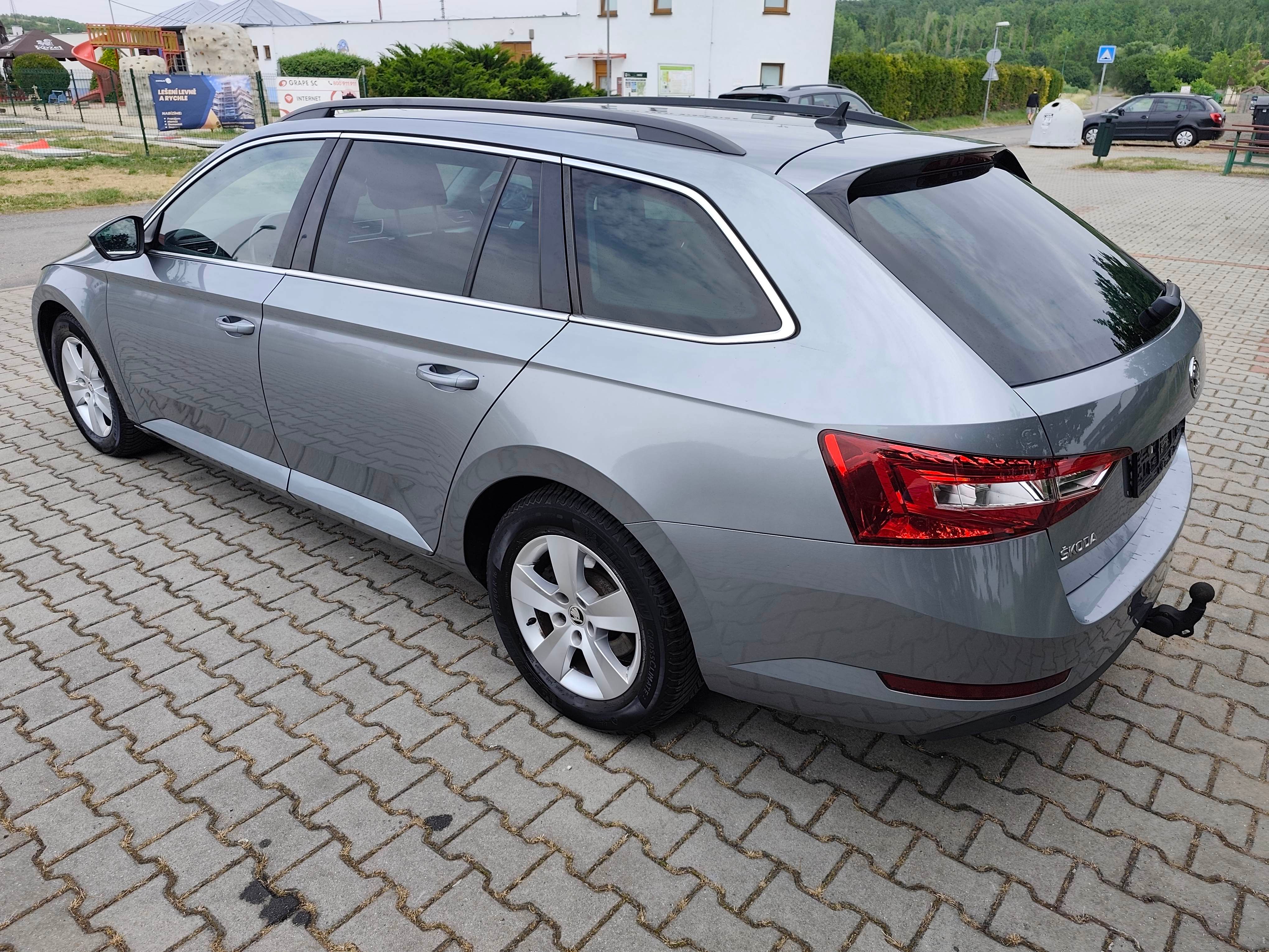 Škoda Superb, 1,6 TDI AMBITION - fotka 5