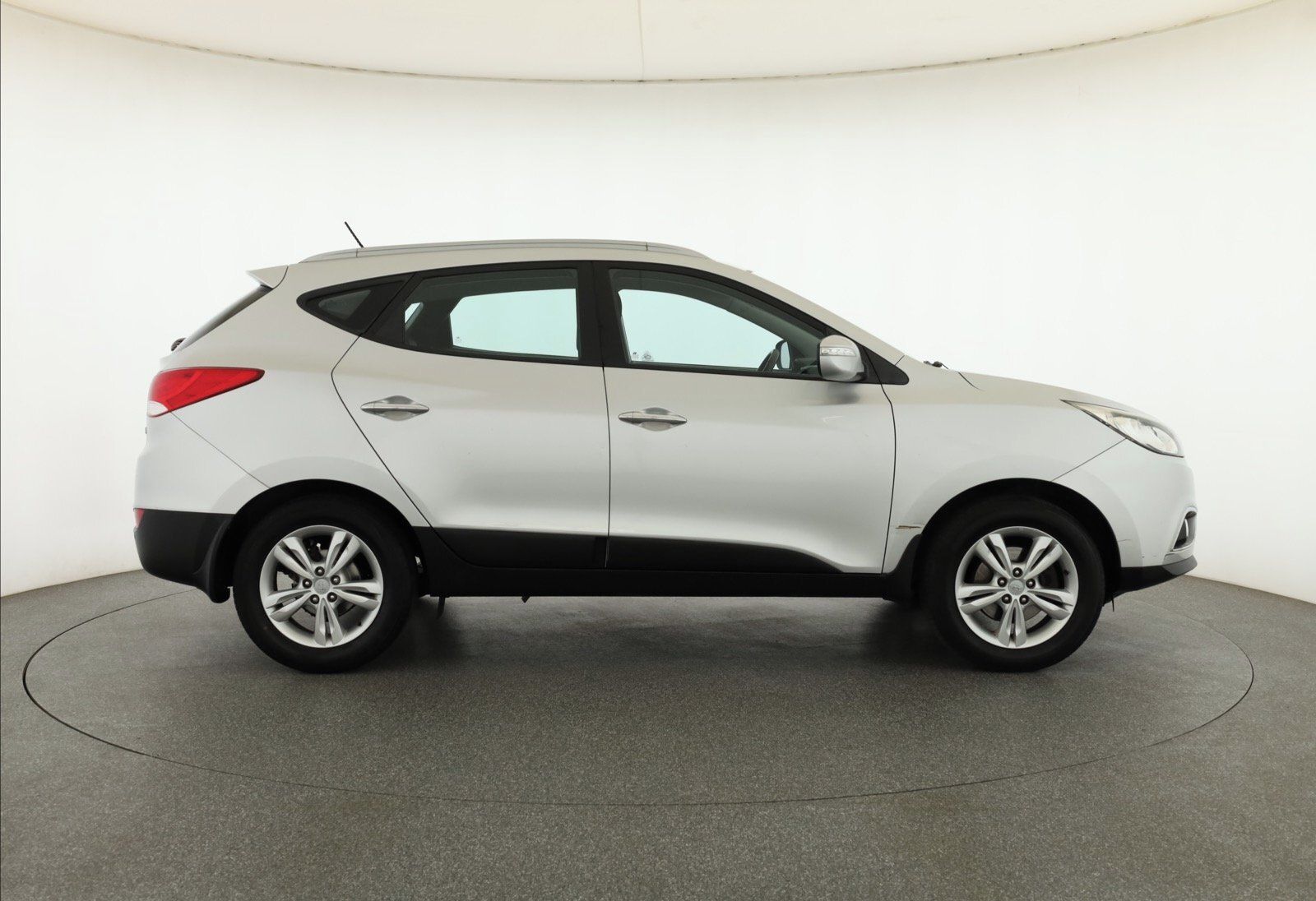Hyundai ix35, 1.6 GDI, Serv.kniha - fotka 6