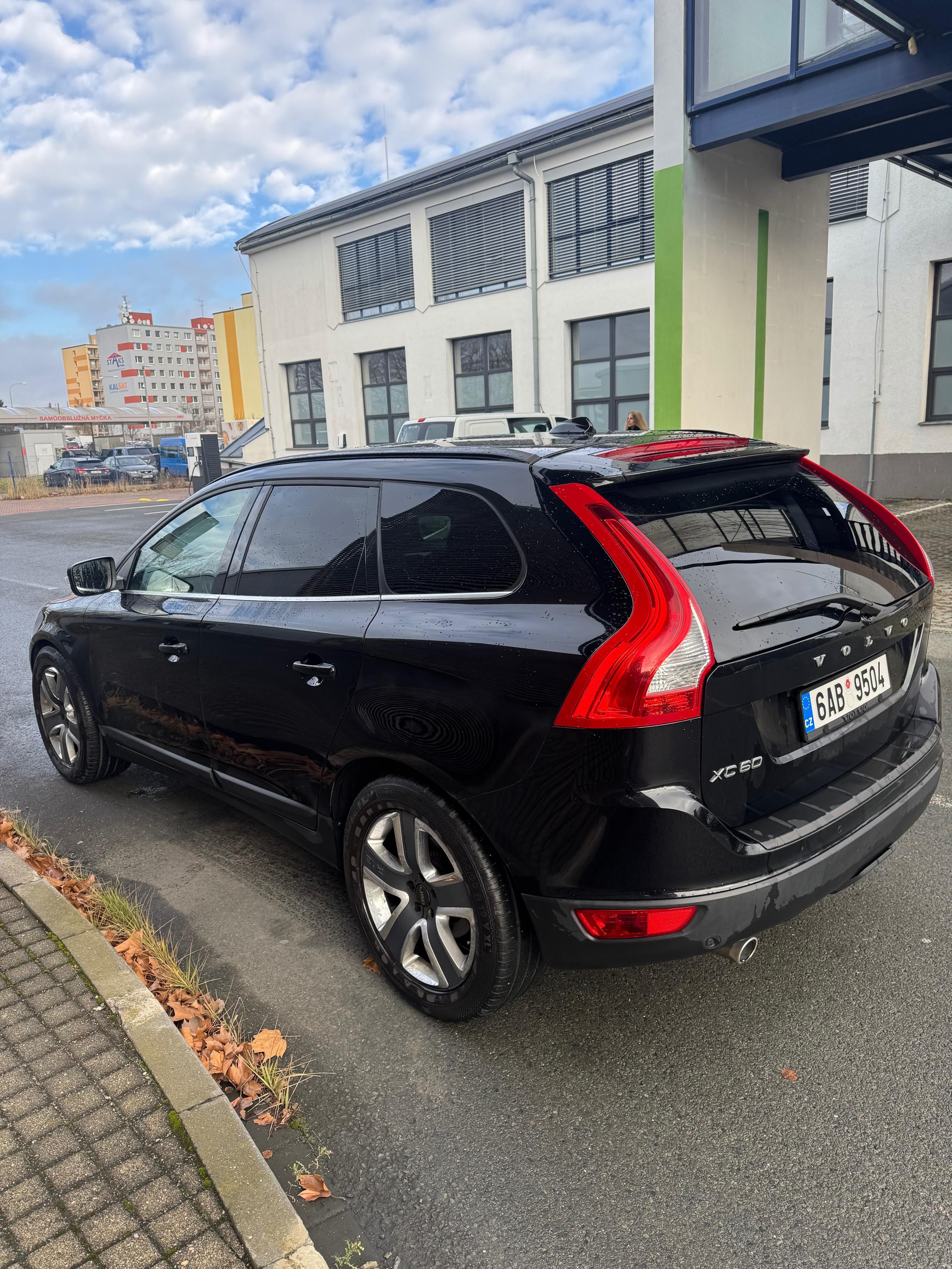 Volvo XC60, Volvo XC60 2.4D 151 KW 4x4 - fotka 6