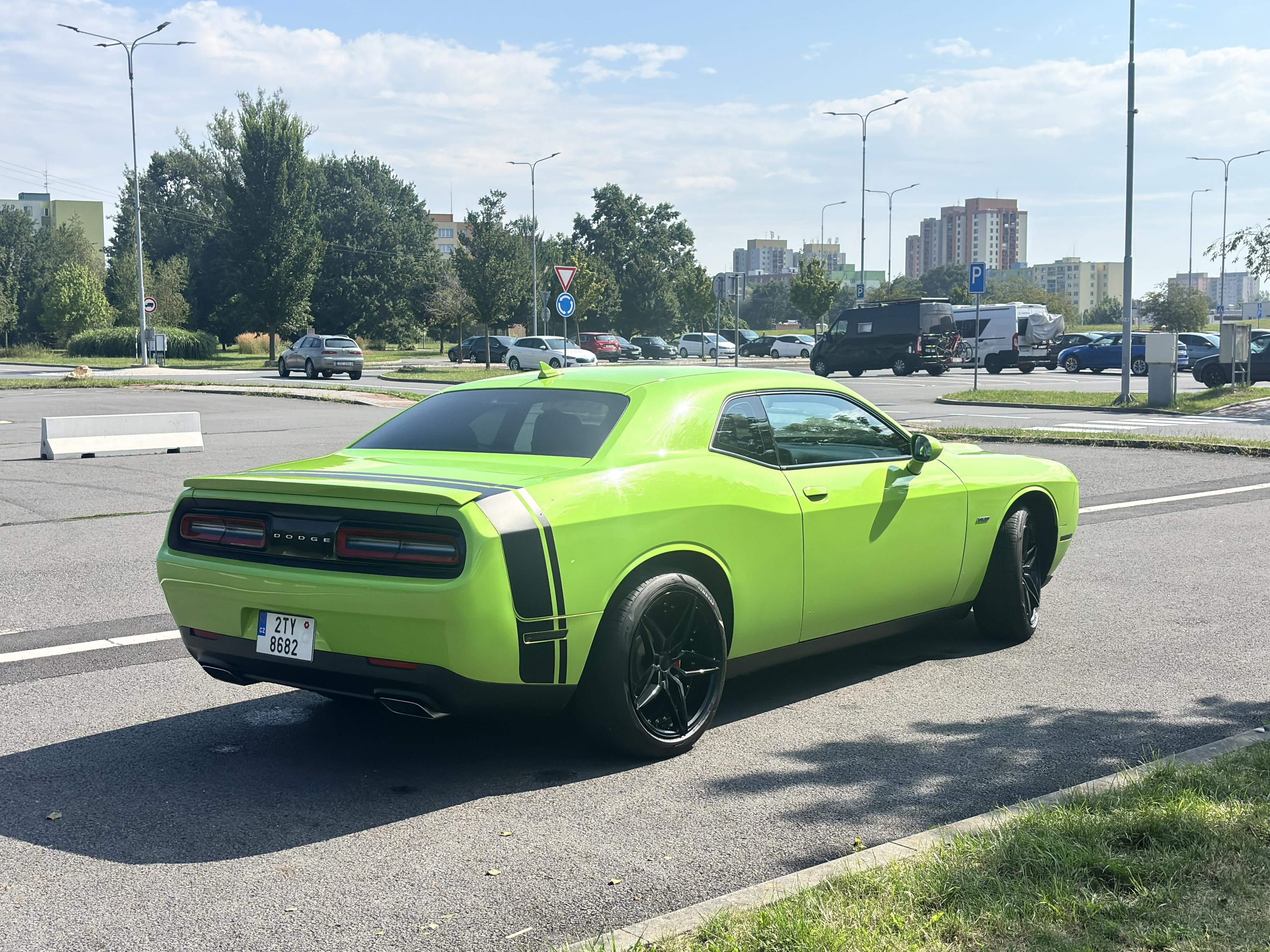 Dodge Challenger, 5.7 R/T MANUÁL - fotka 5