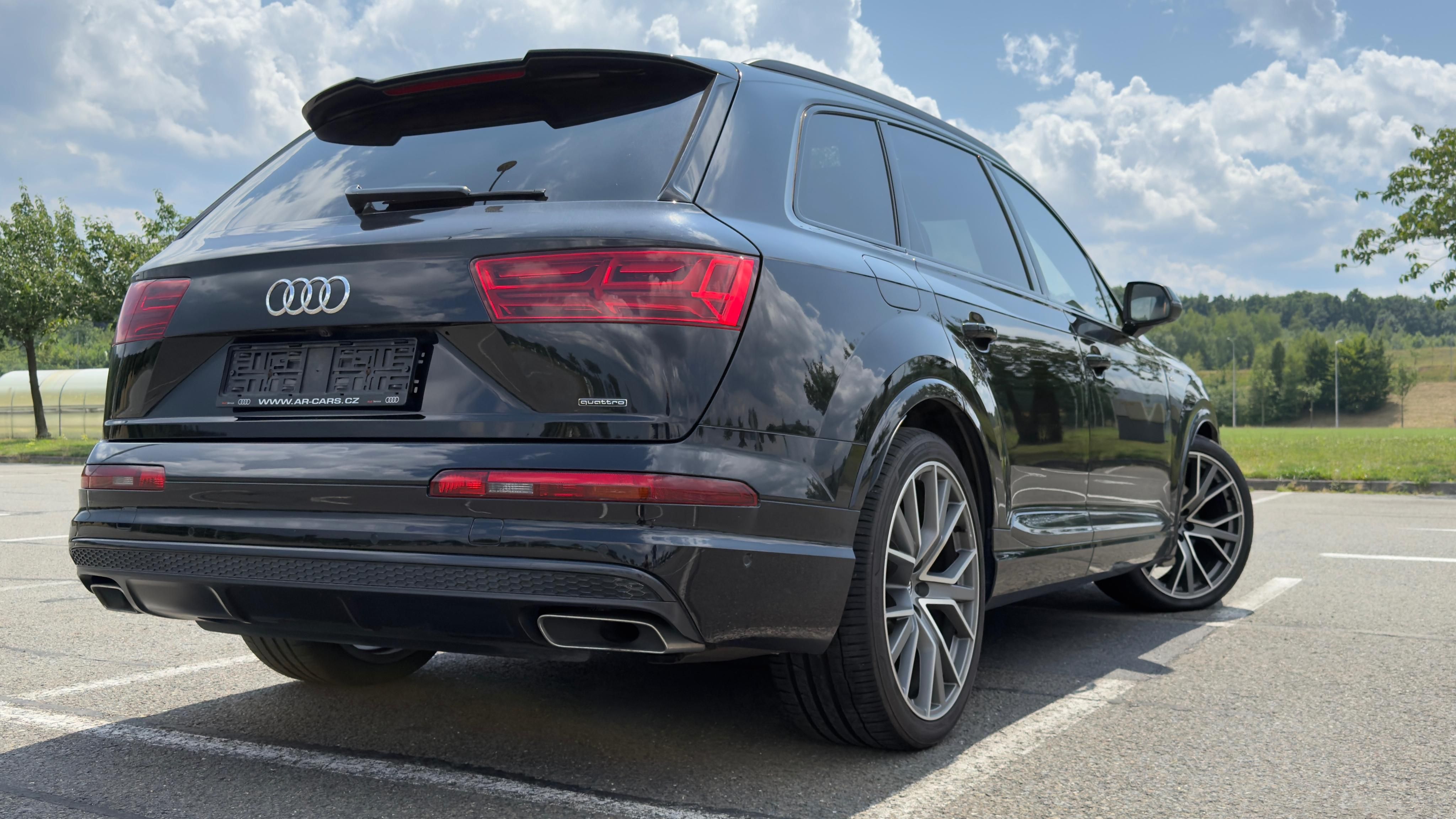 Audi Q7, 3.0 TDi Quattro, S-Line, 7míst - fotka 2