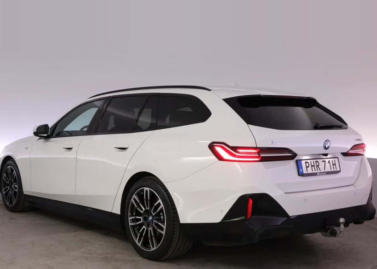 BMW i5, eDrive40 Touring M SoH 97% Taž - fotka 3