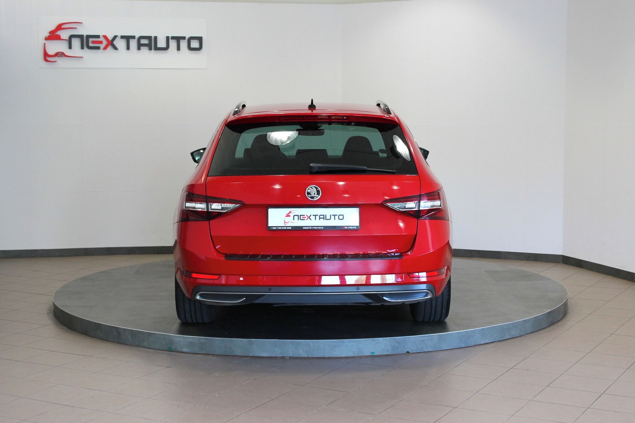 Škoda Superb, 2.0 TDI 140kW DSG SPORTLINE - fotka 4