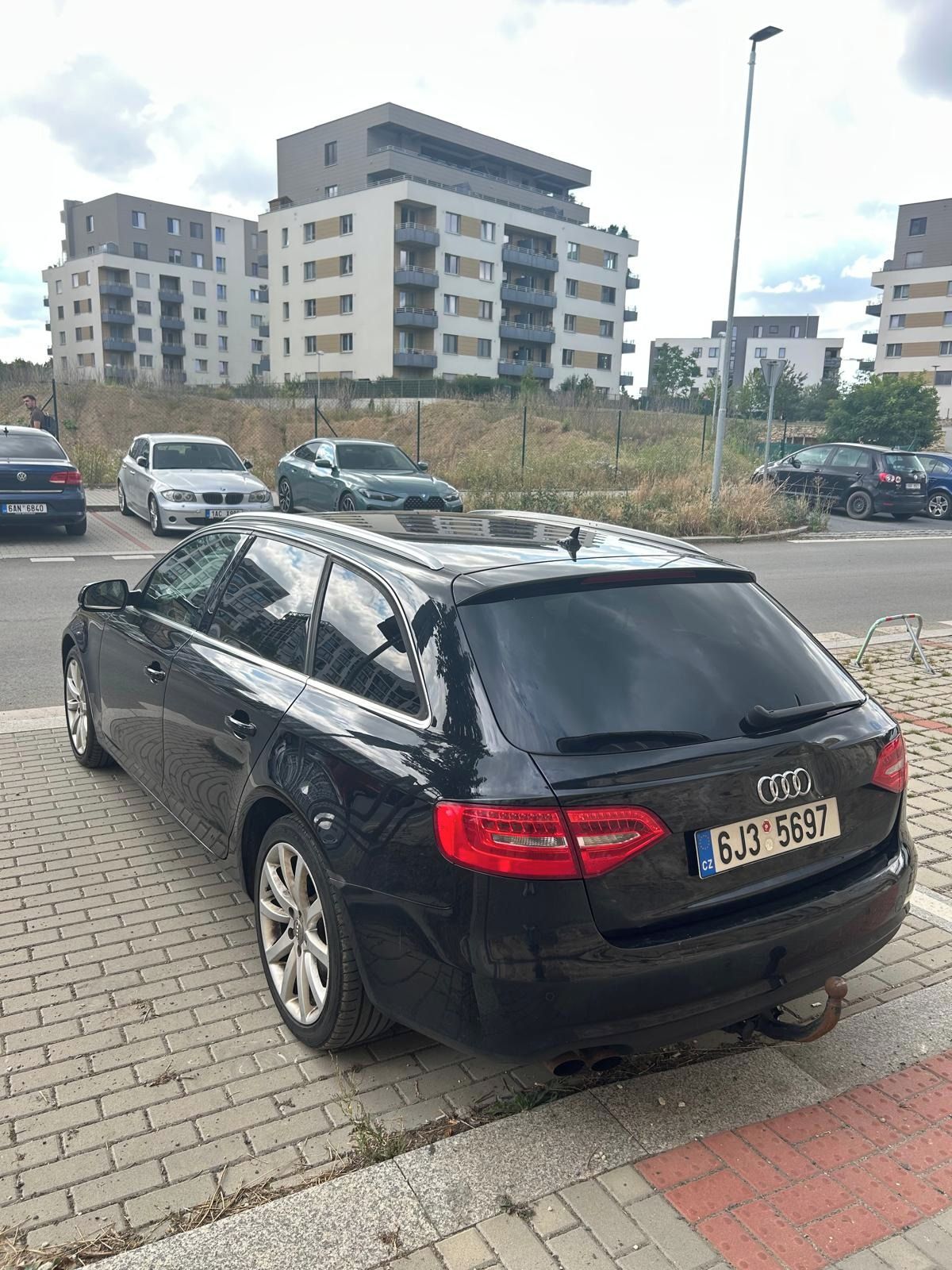 Audi A4 Avant, Facelift 2.0TDI 130 kW Automat - fotka 4