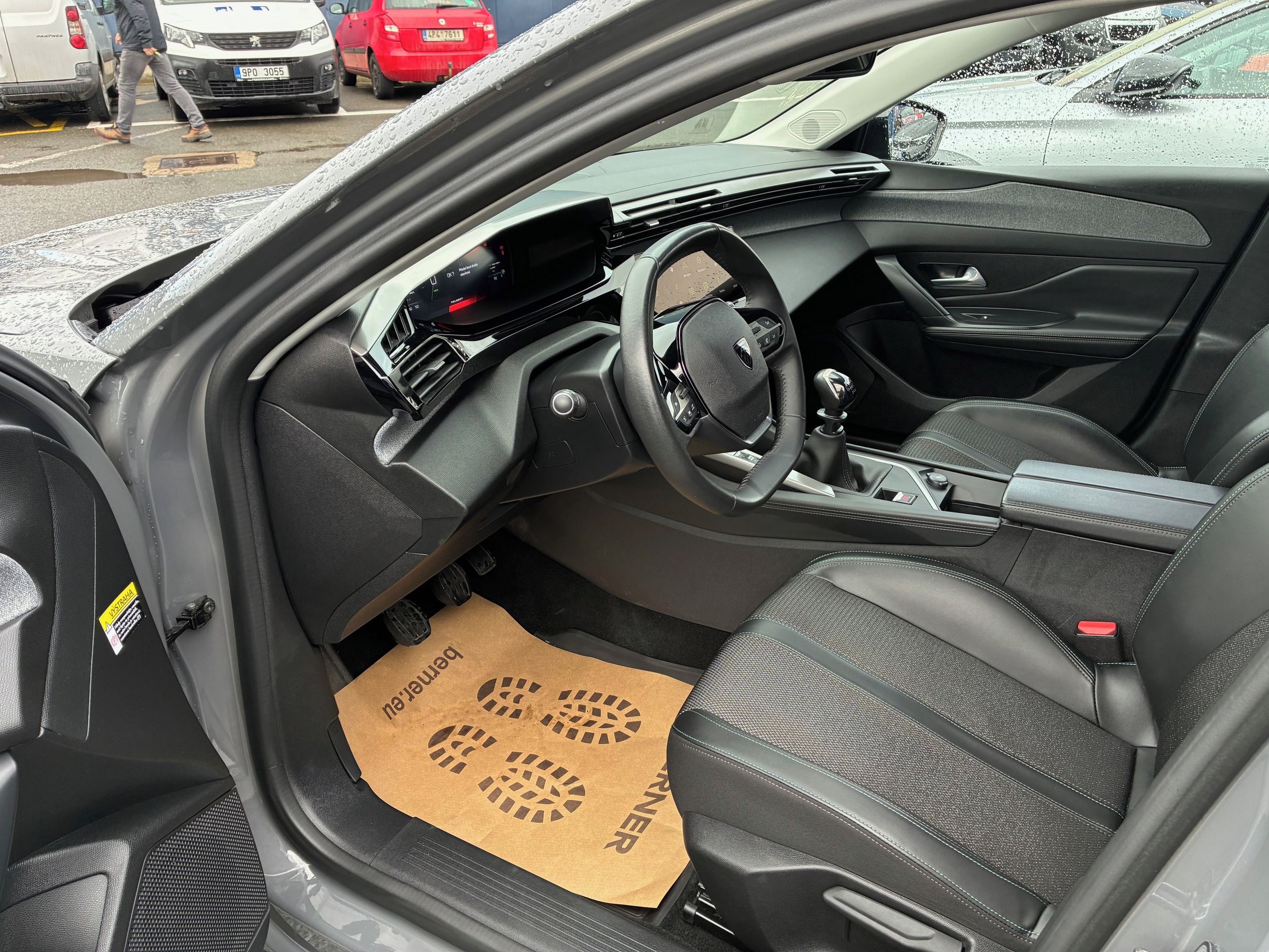 Peugeot 308, SW ALLURE 1.2 PureTech 130 MAN - fotka 5