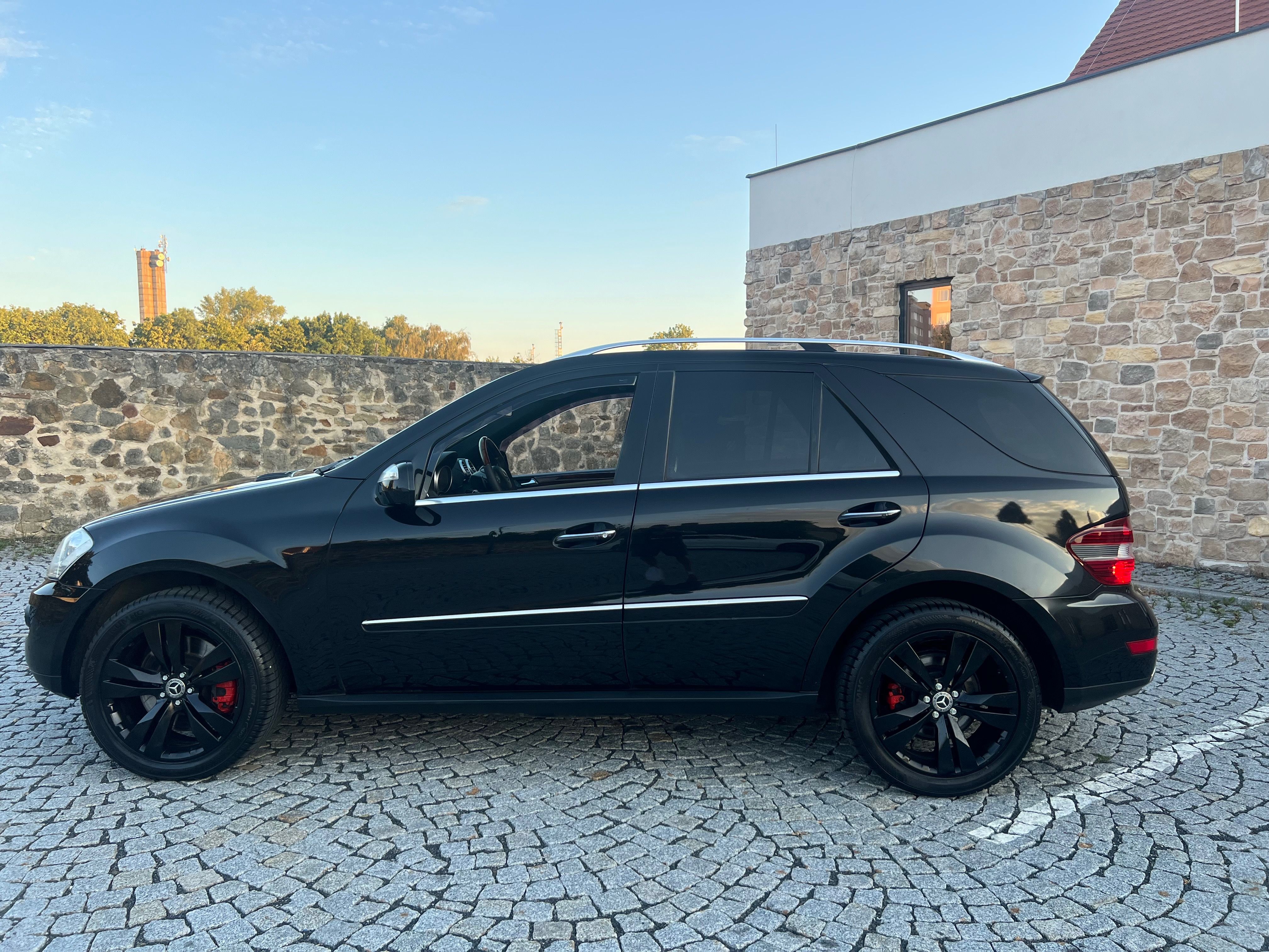 Mercedes-Benz Třídy M, Mercedes w164 Ml500 V8 285kw - fotka 5