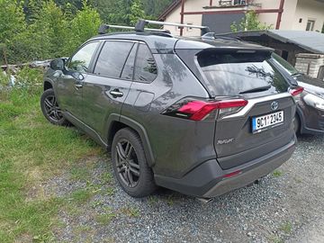 2.5 Hybrid 4x4 Executive e-CVT