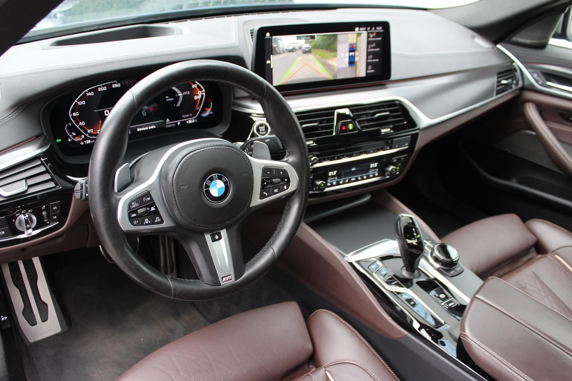BMW Řada 5, M550i xDrive Sedan - fotka 4