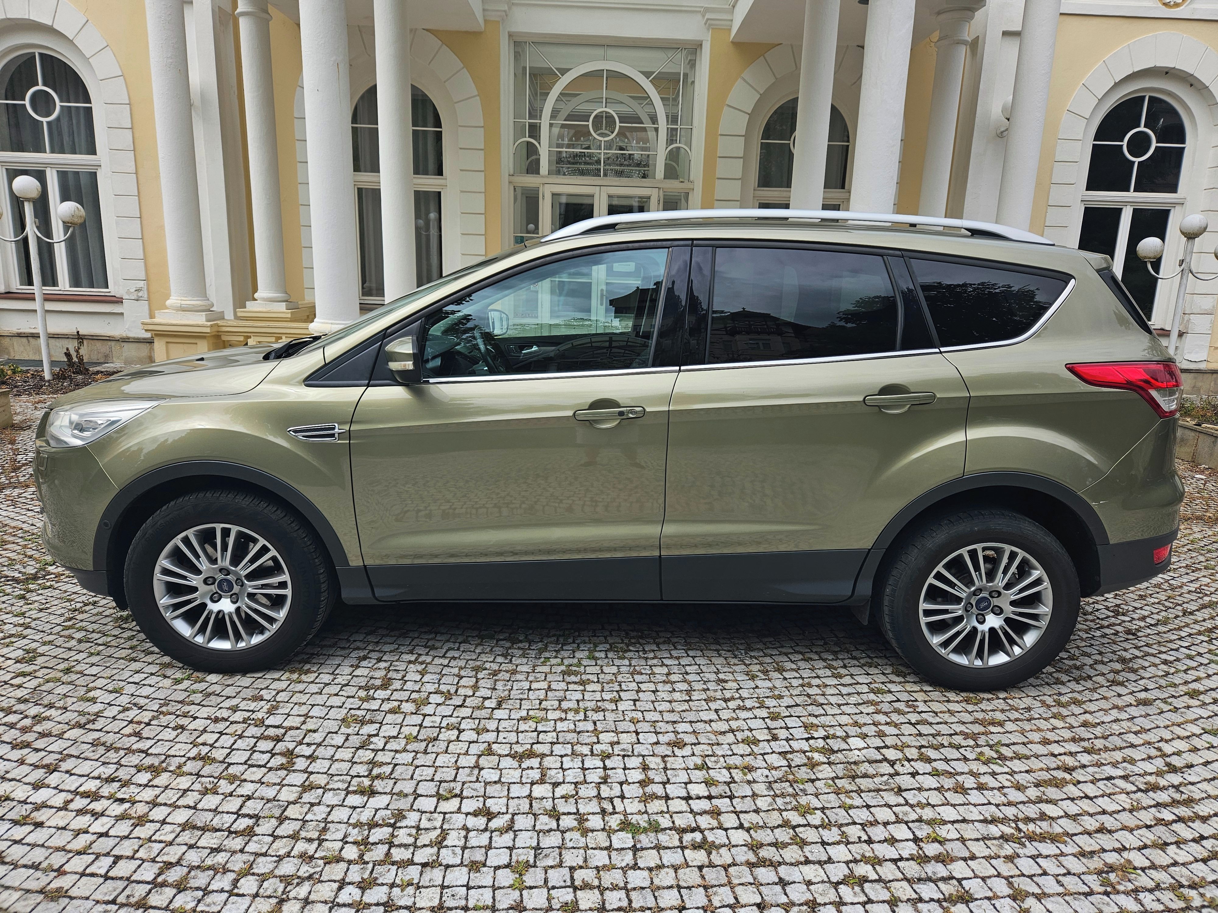 Ford Kuga, Titanium Automat 4x4 134000 km - fotka 2