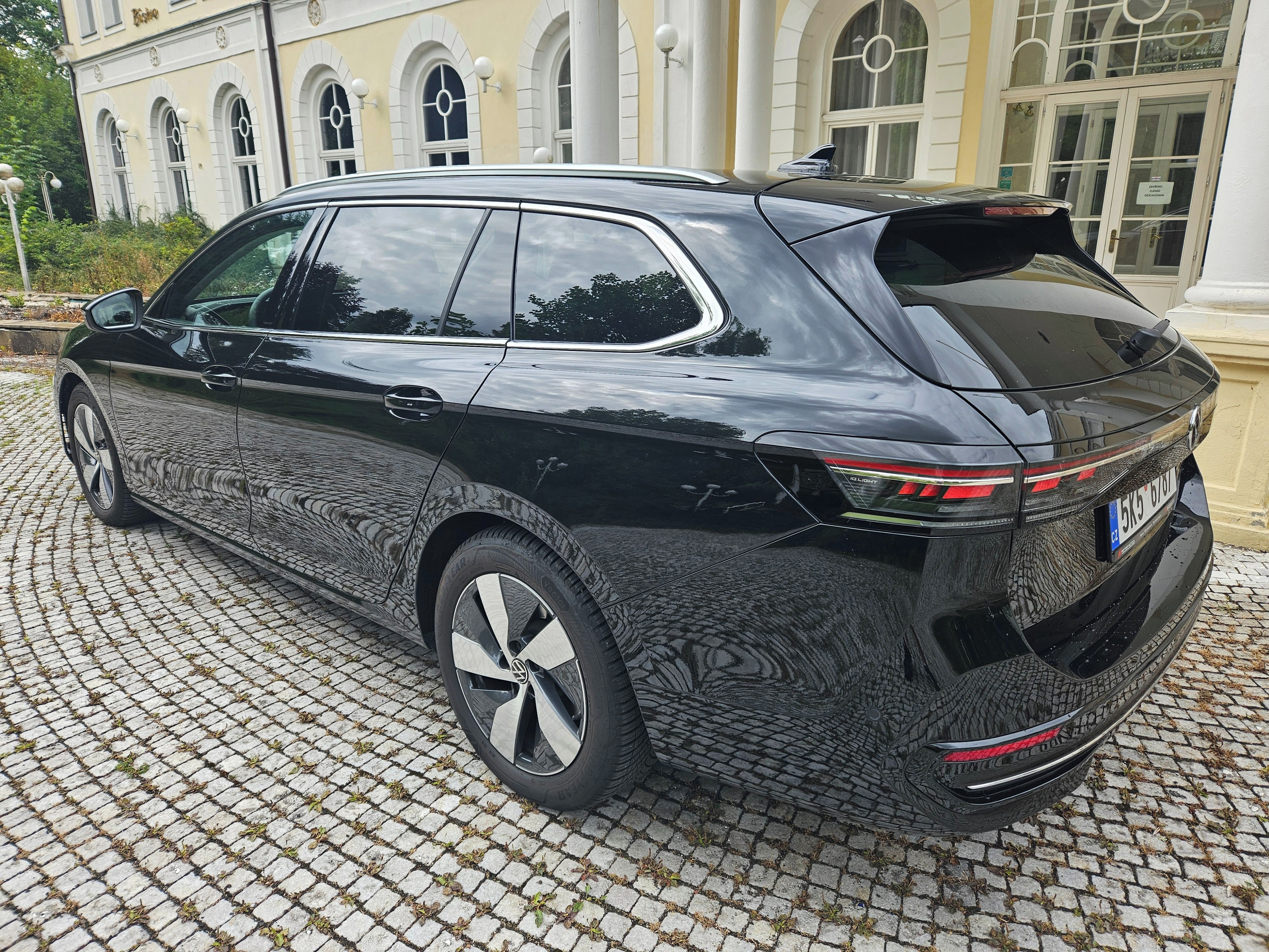 Volkswagen Passat, Elegance 23.000 km - fotka 3