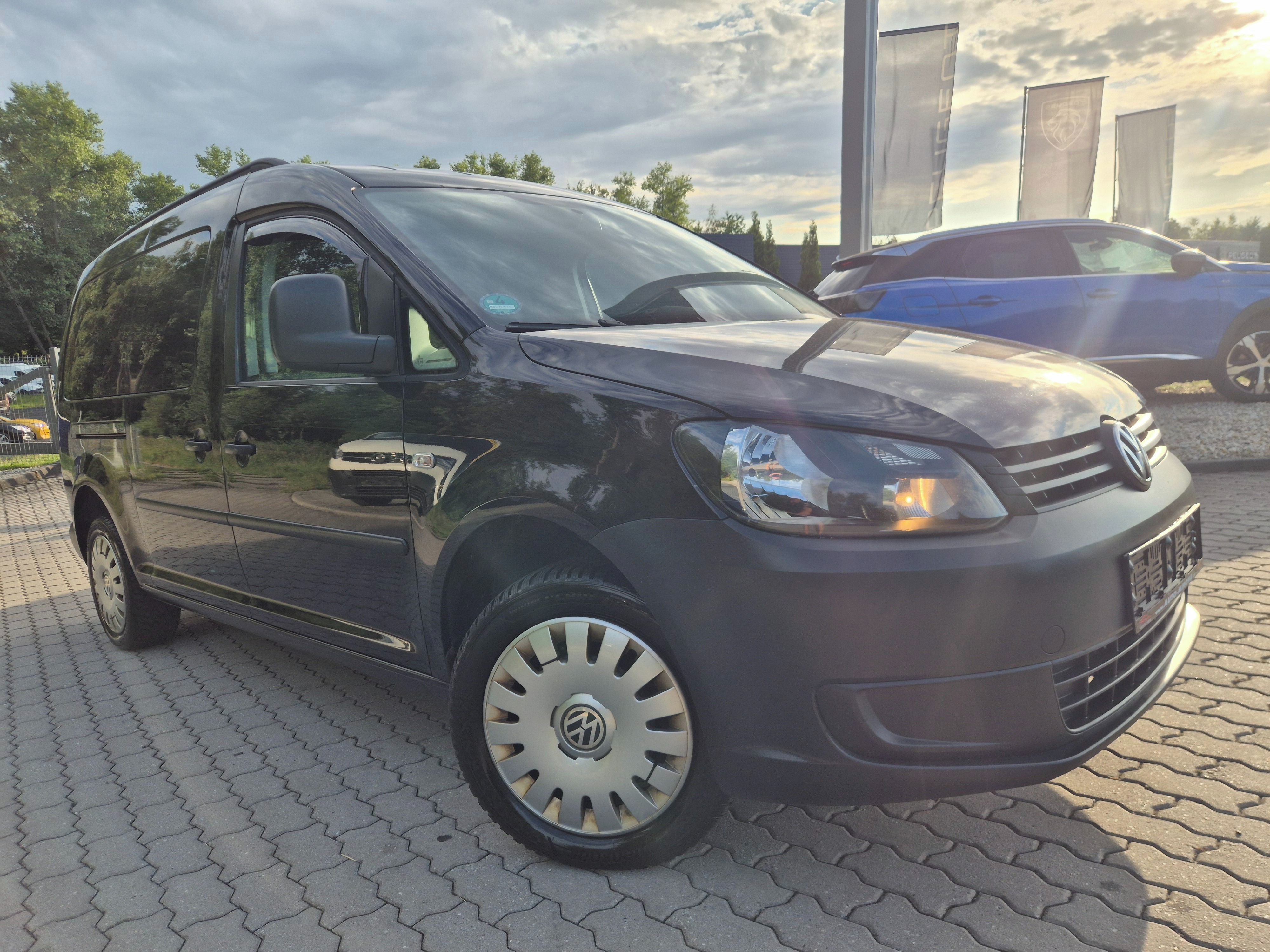 Volkswagen Caddy, MAXI plný servis 7 místná - fotka 2