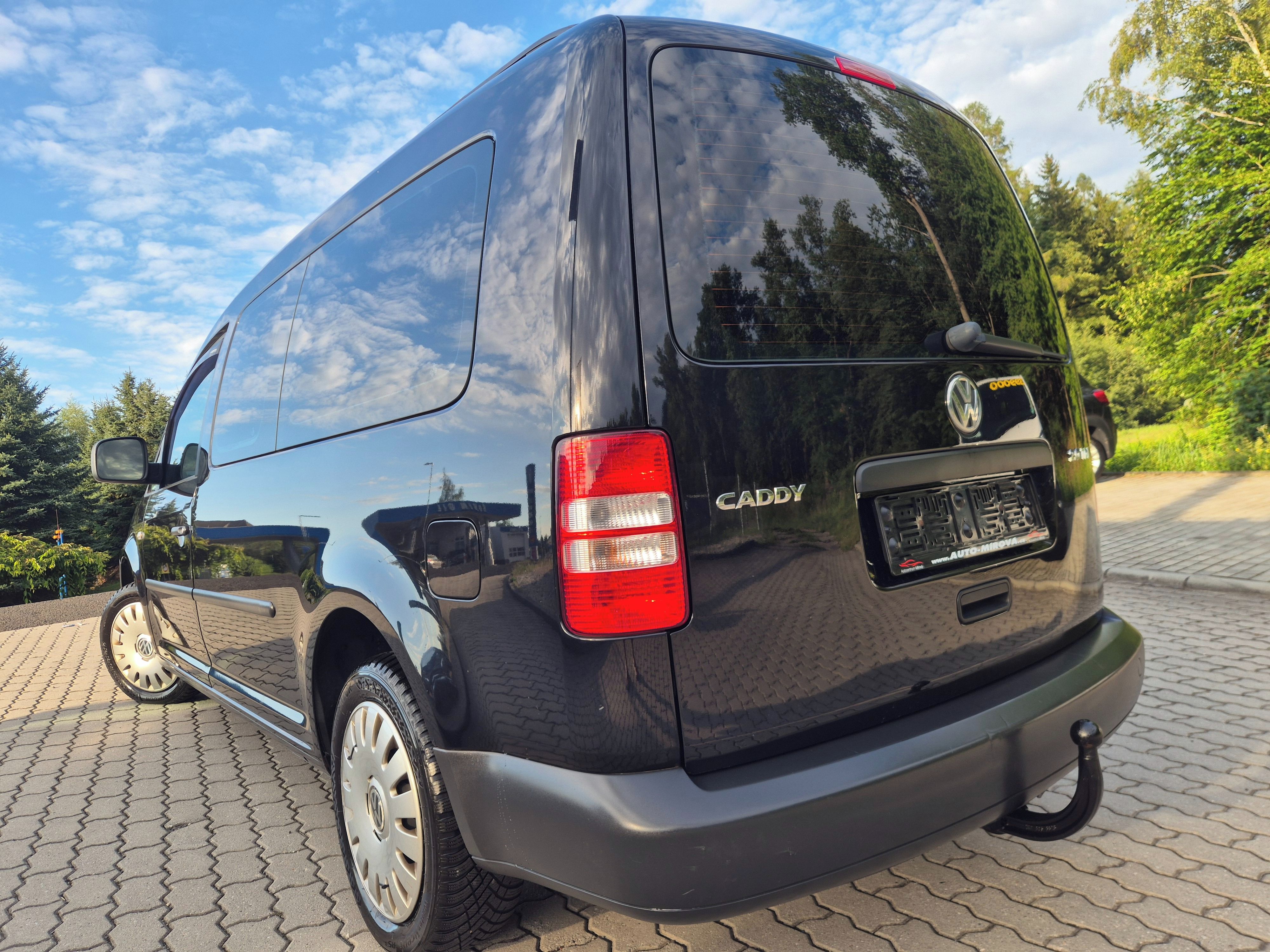 Volkswagen Caddy, MAXI plný servis 7 místná - fotka 4