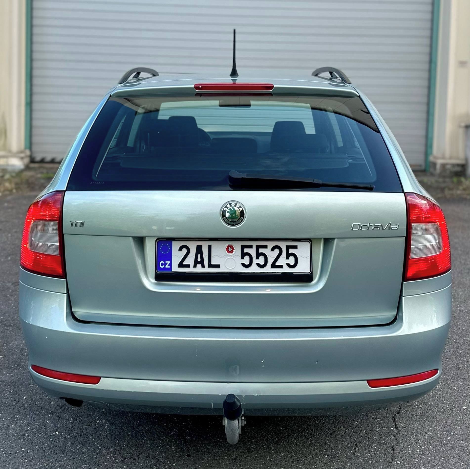 Škoda Octavia, 1.6 TDI 2011 77KW AMBITION CZ - fotka 5