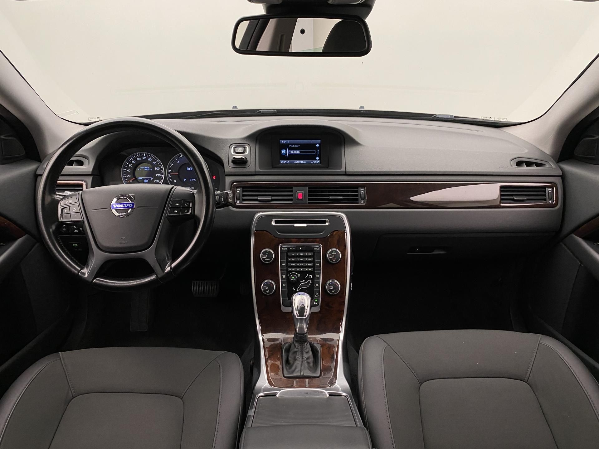 Volvo XC70, D4 AWD KINETIC AUT CZ - fotka 2